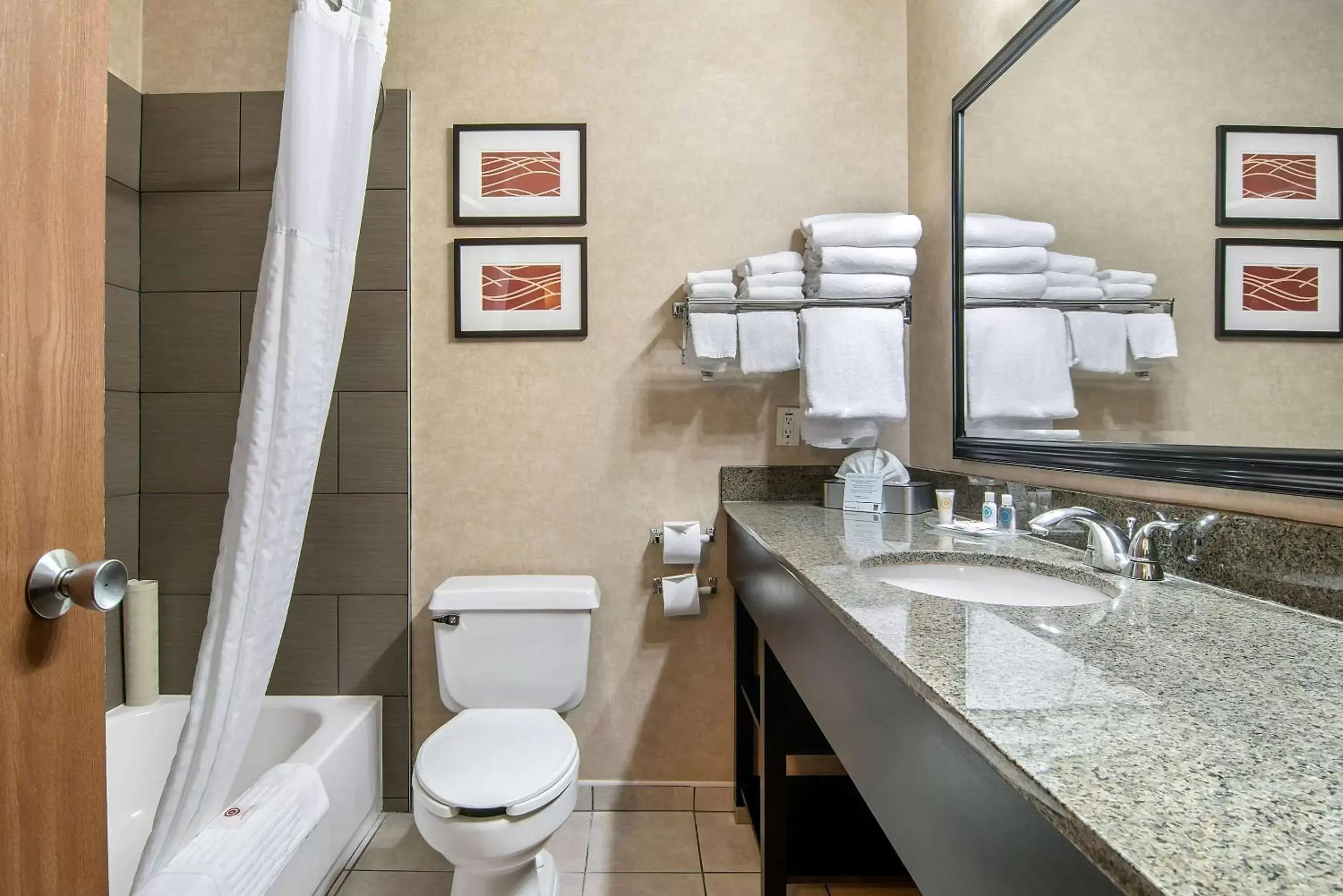 Photo of the whole room, Bathroom in Comfort Suites Near Vancouver Mall