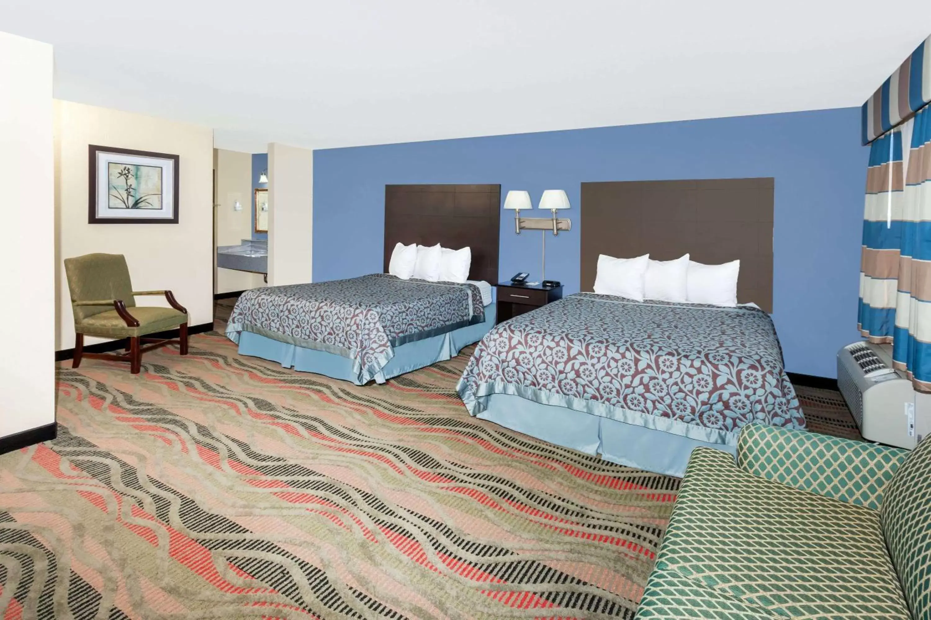 Photo of the whole room, Bed in Days Inn by Wyndham Springfield