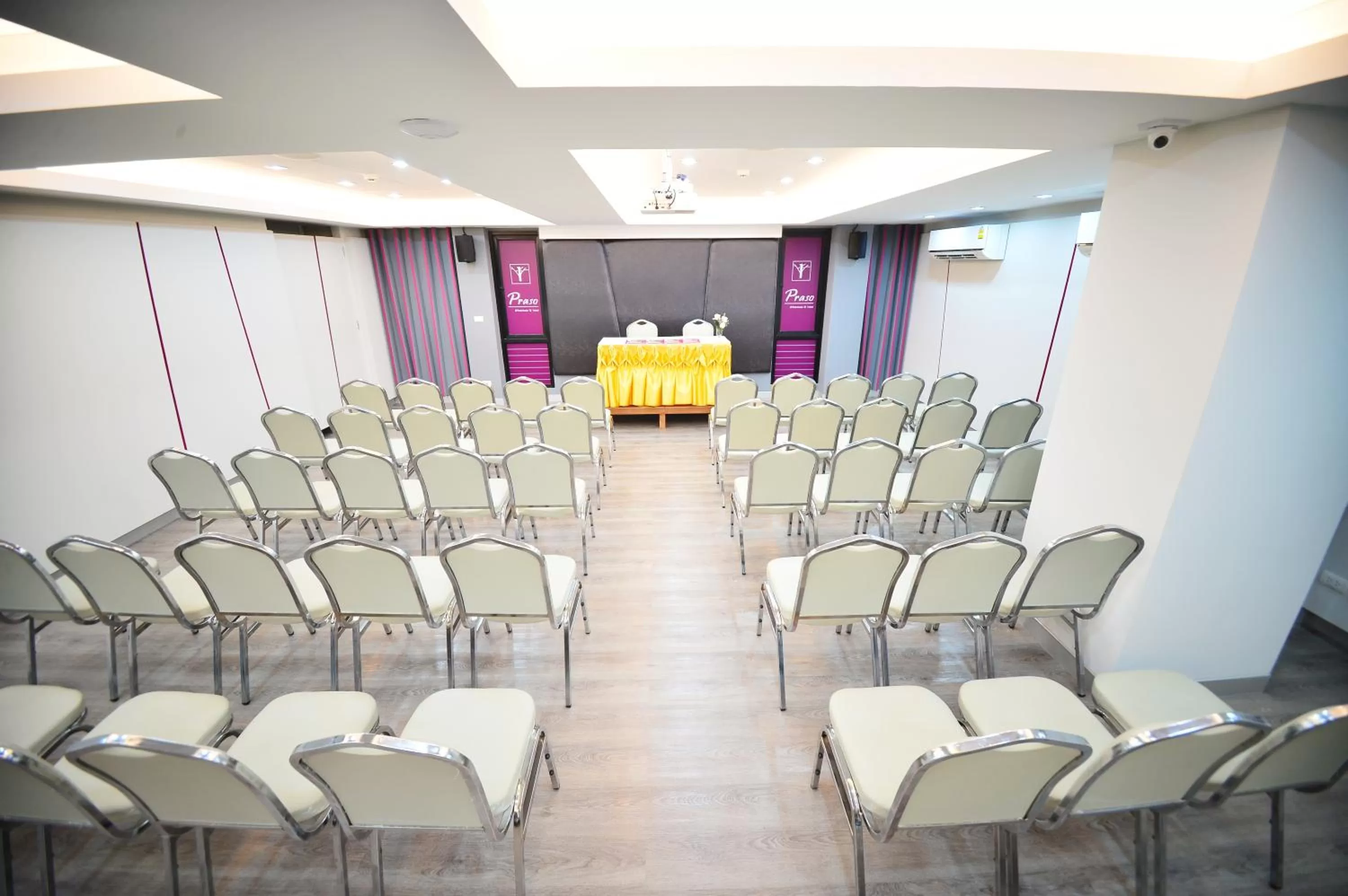 Meeting/conference room in Praso@Ratchada12