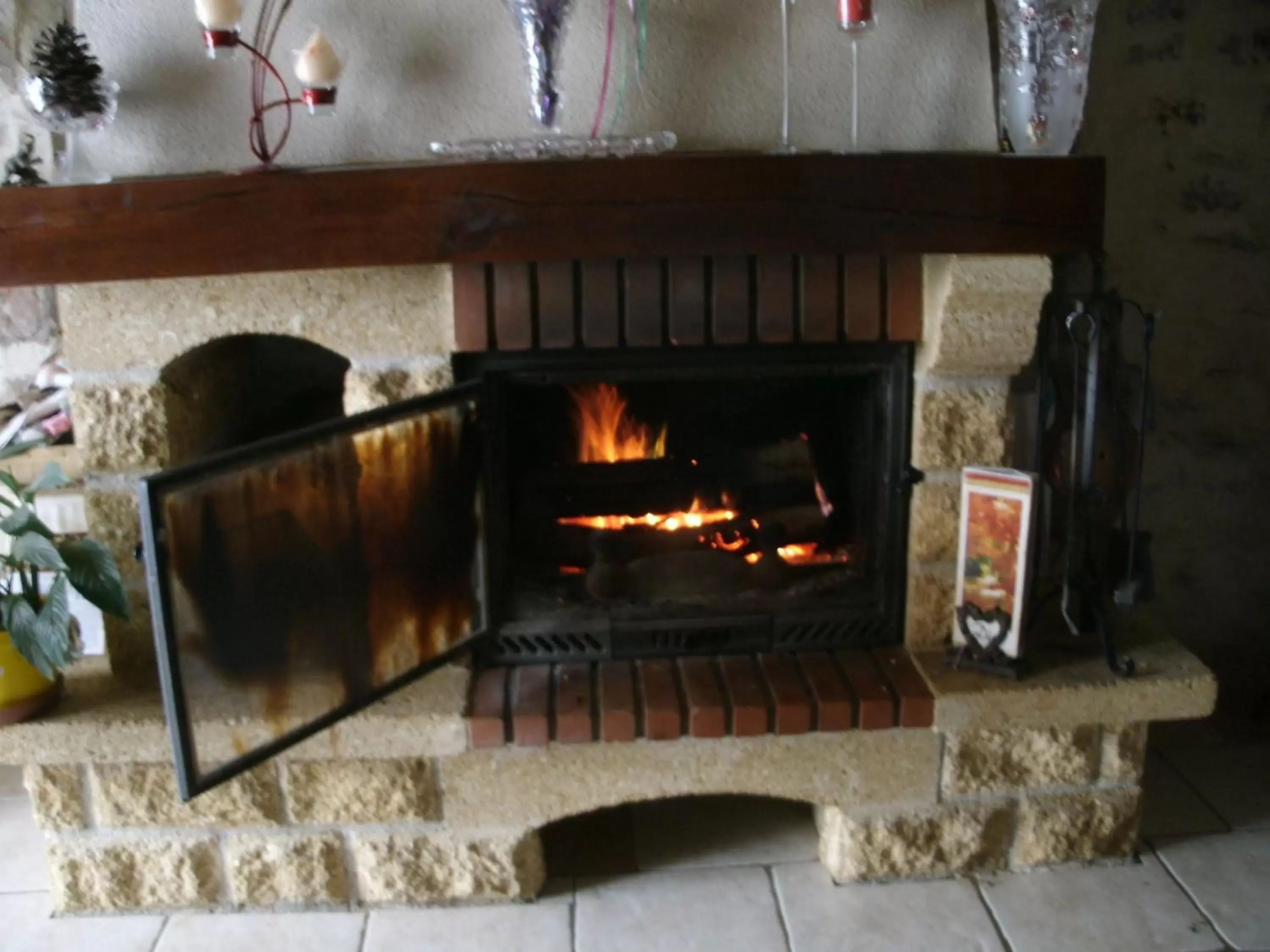 Staff, BBQ Facilities in Chambres d'hotes du Moulin