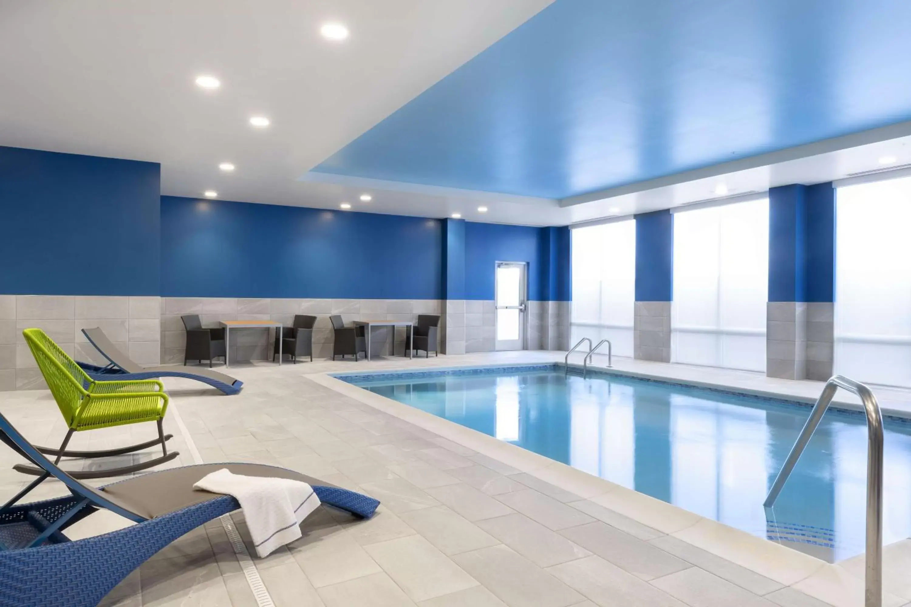 Pool view in Hampton Inn & Suites St Charles Old Town Area, Mo Pool view in Hampton Inn & Suites St Charles Old Town Area, Mo