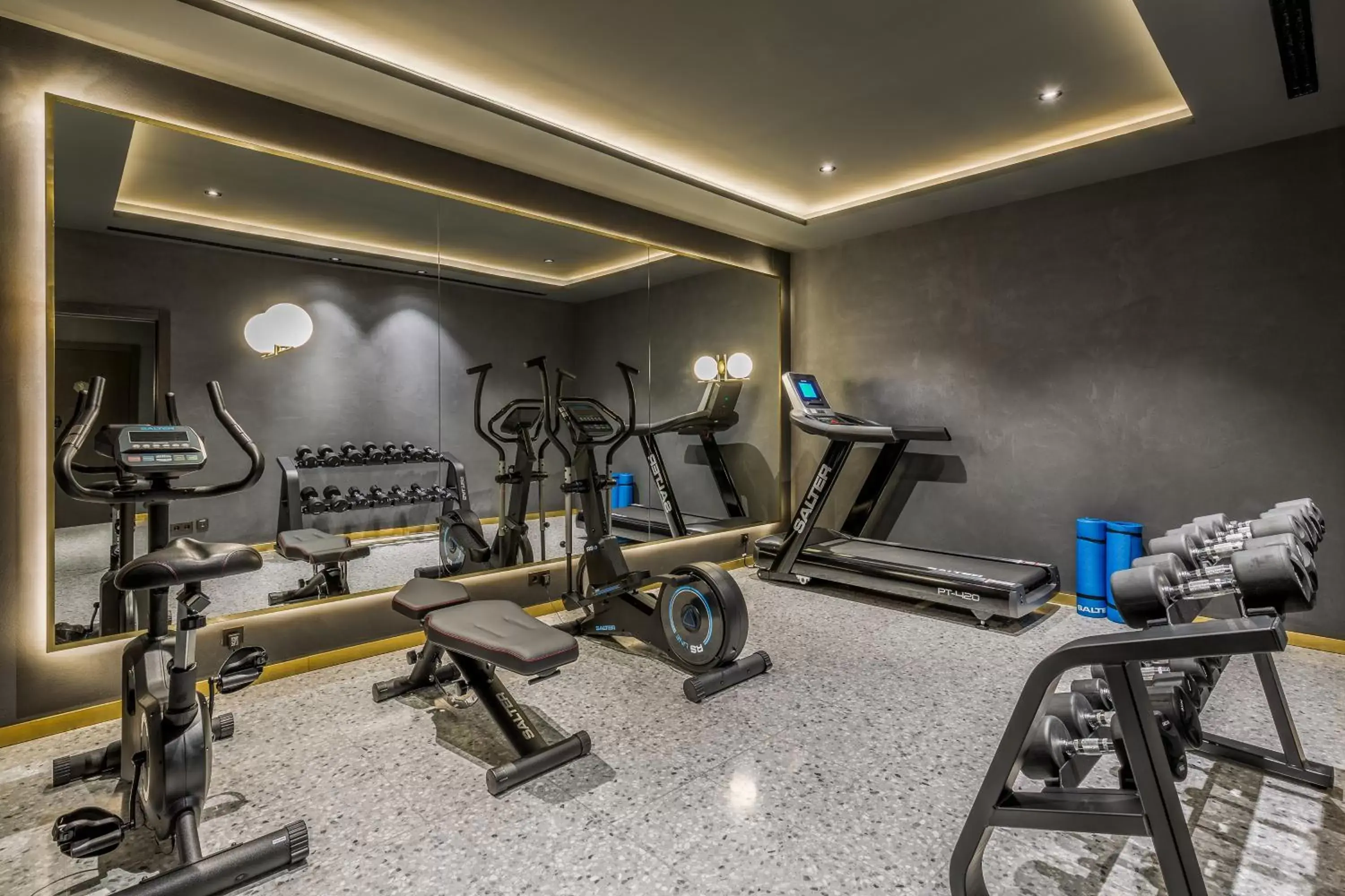 Fitness centre/facilities in Room Mate Gerard
