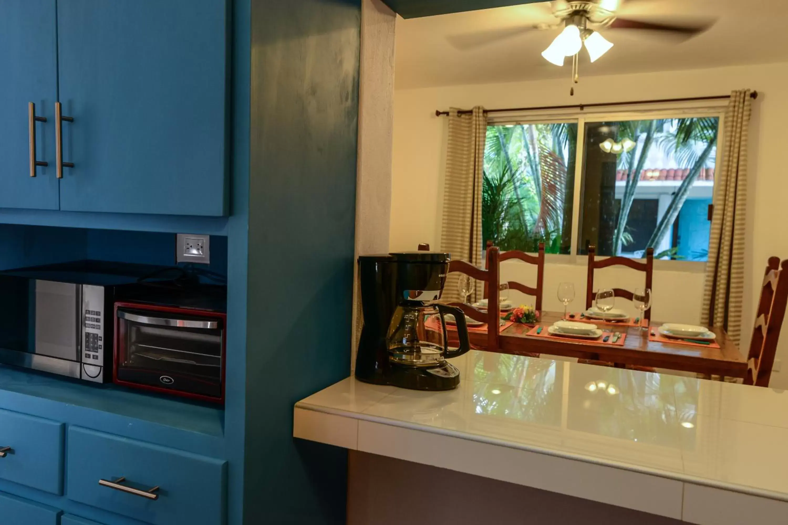 Kitchen or kitchenette in Hotel Villas Colibrí Suites & Bungalows