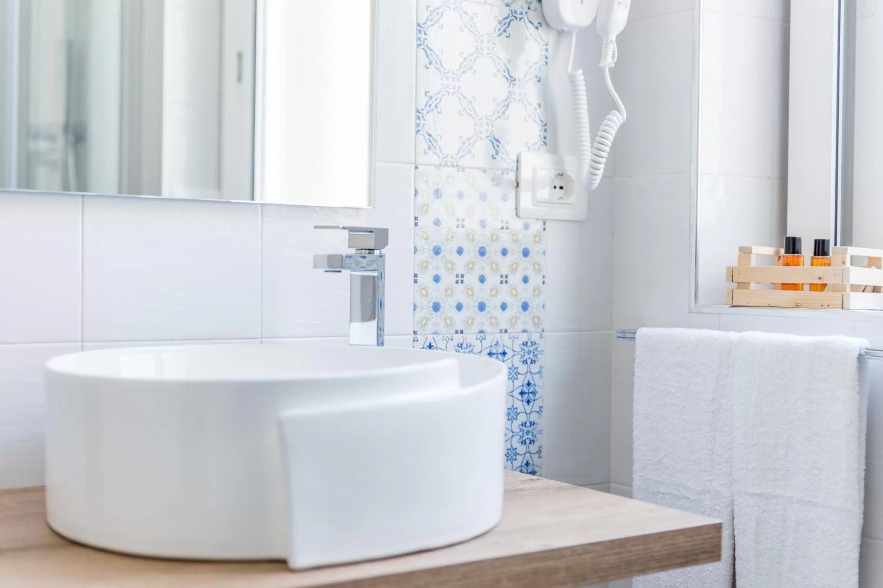 Bathroom in Kèramos Luxury Rooms