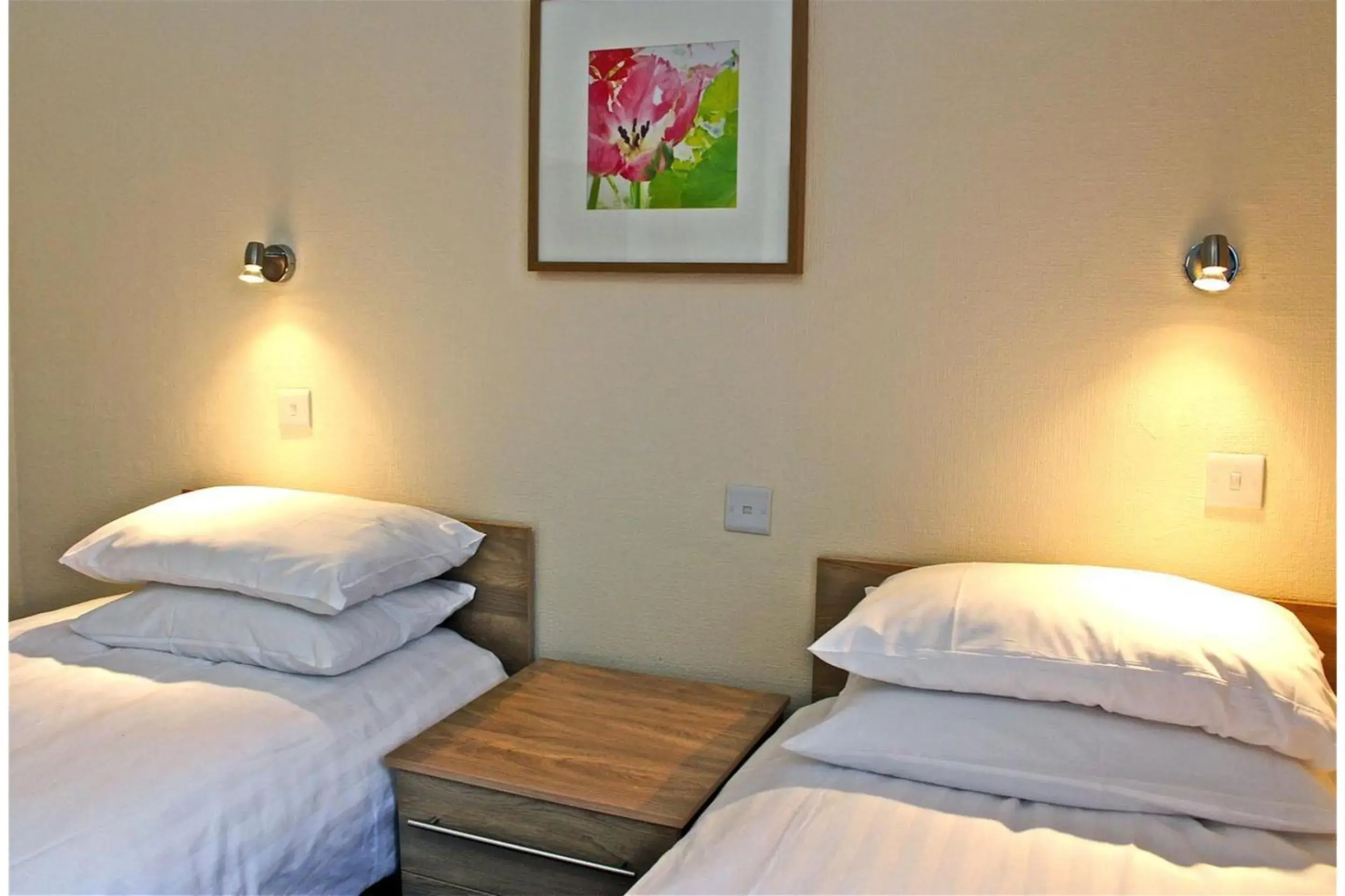 Bed in OYO Central Hotel Golders Green