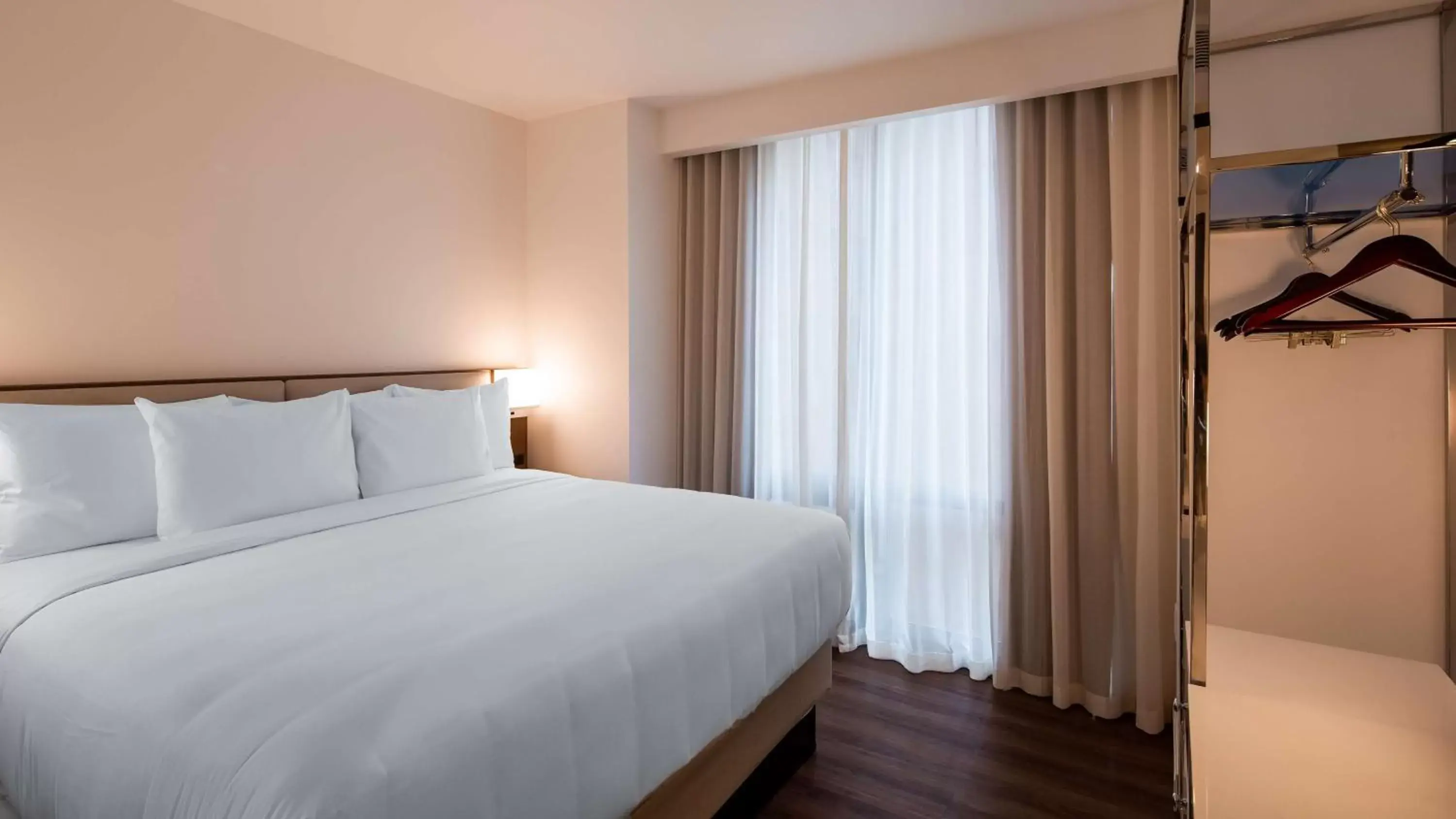 Bed in Best Western Premier Empire State Hotel
