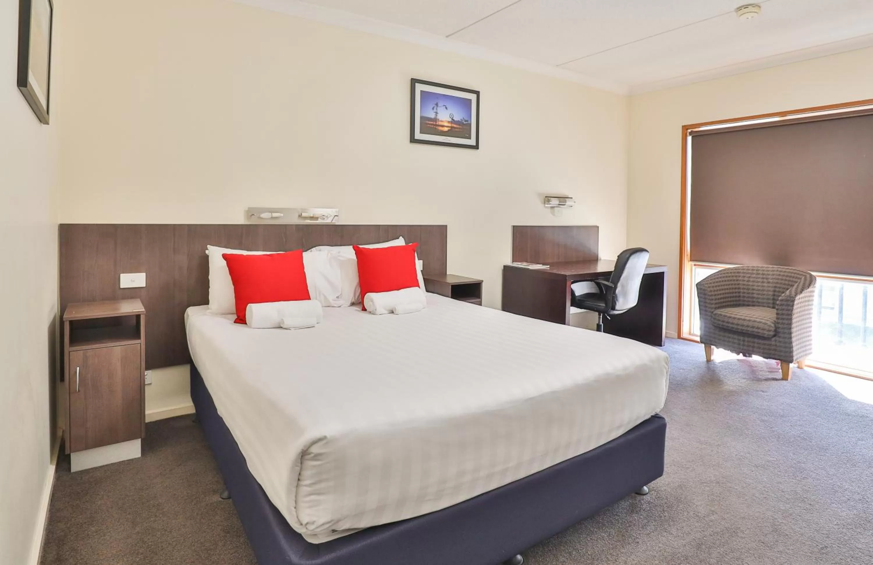 Bedroom, Bed in Boulevard Motor Inn Mildura