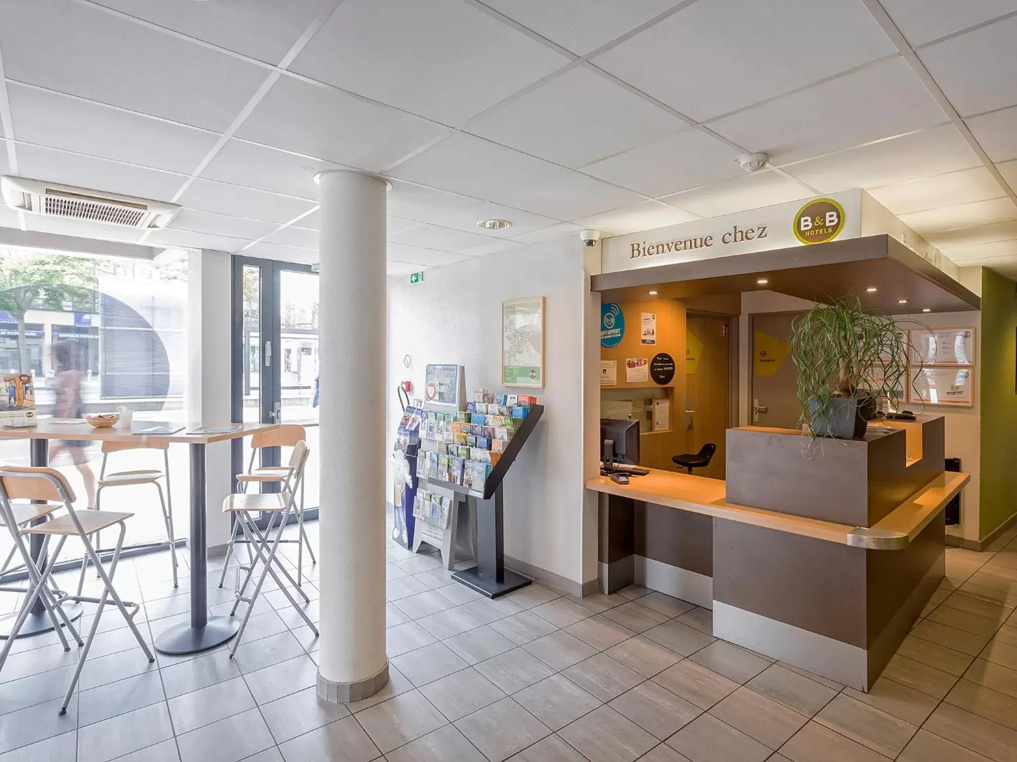 Lobby or reception in B&B HOTEL Mulhouse Centre