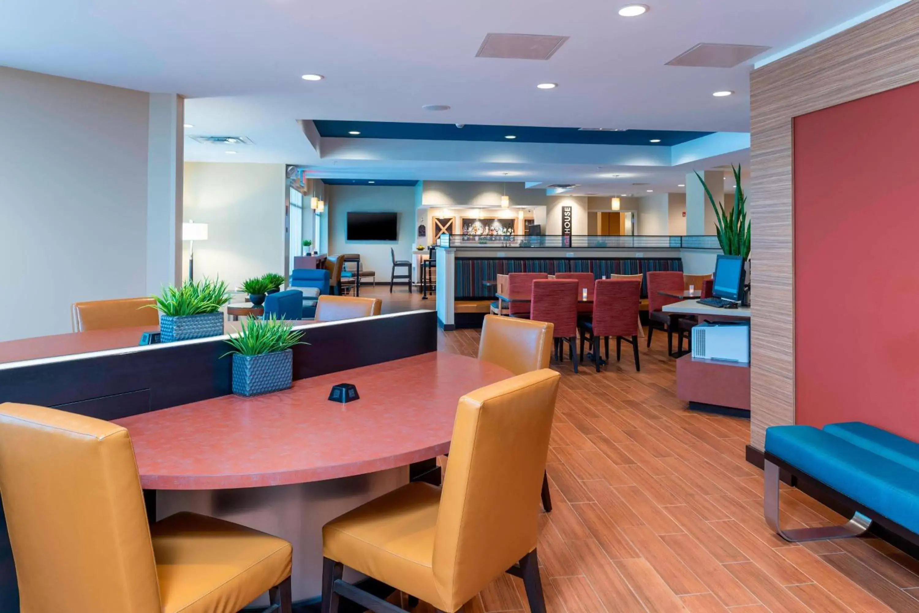 Lobby or reception, Restaurant/Places to Eat in TownePlace Suites by Marriott Louisville North