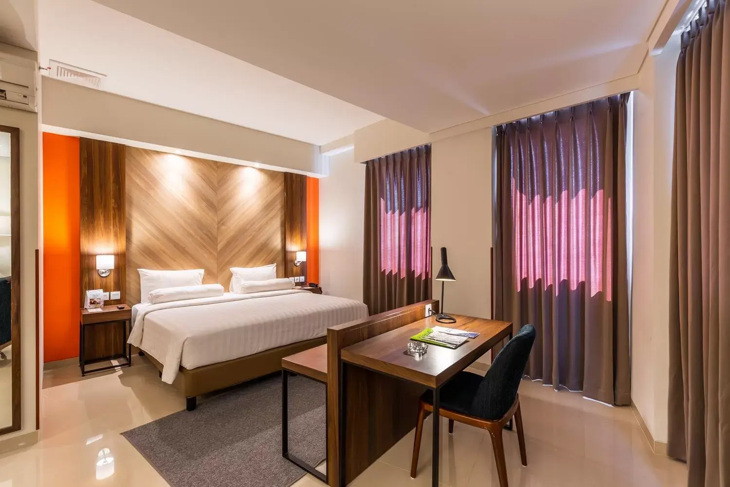 Bedroom, Bed in Great Diponegoro Hotel Surabaya