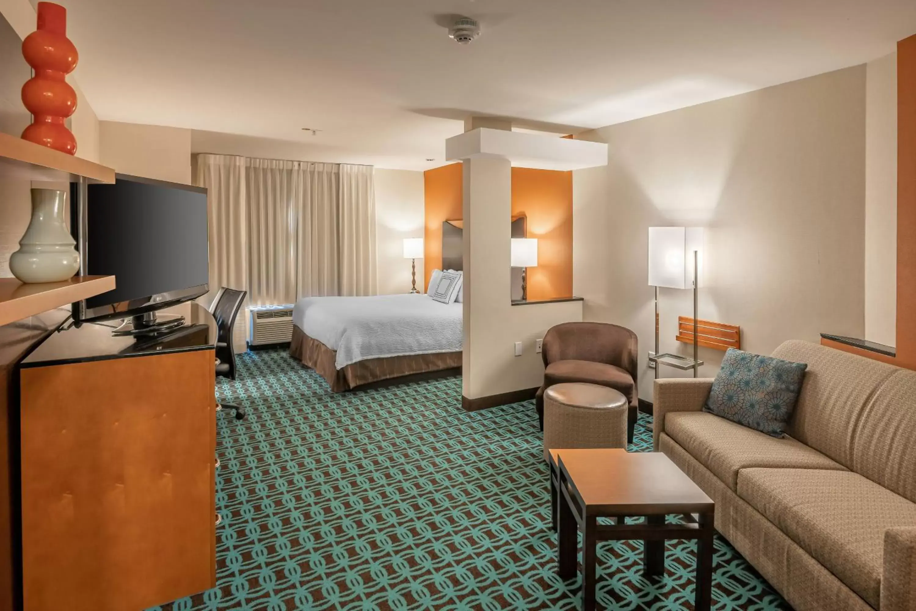 Bedroom, Seating Area in Fairfield Inn & Suites by Marriott New Braunfels
