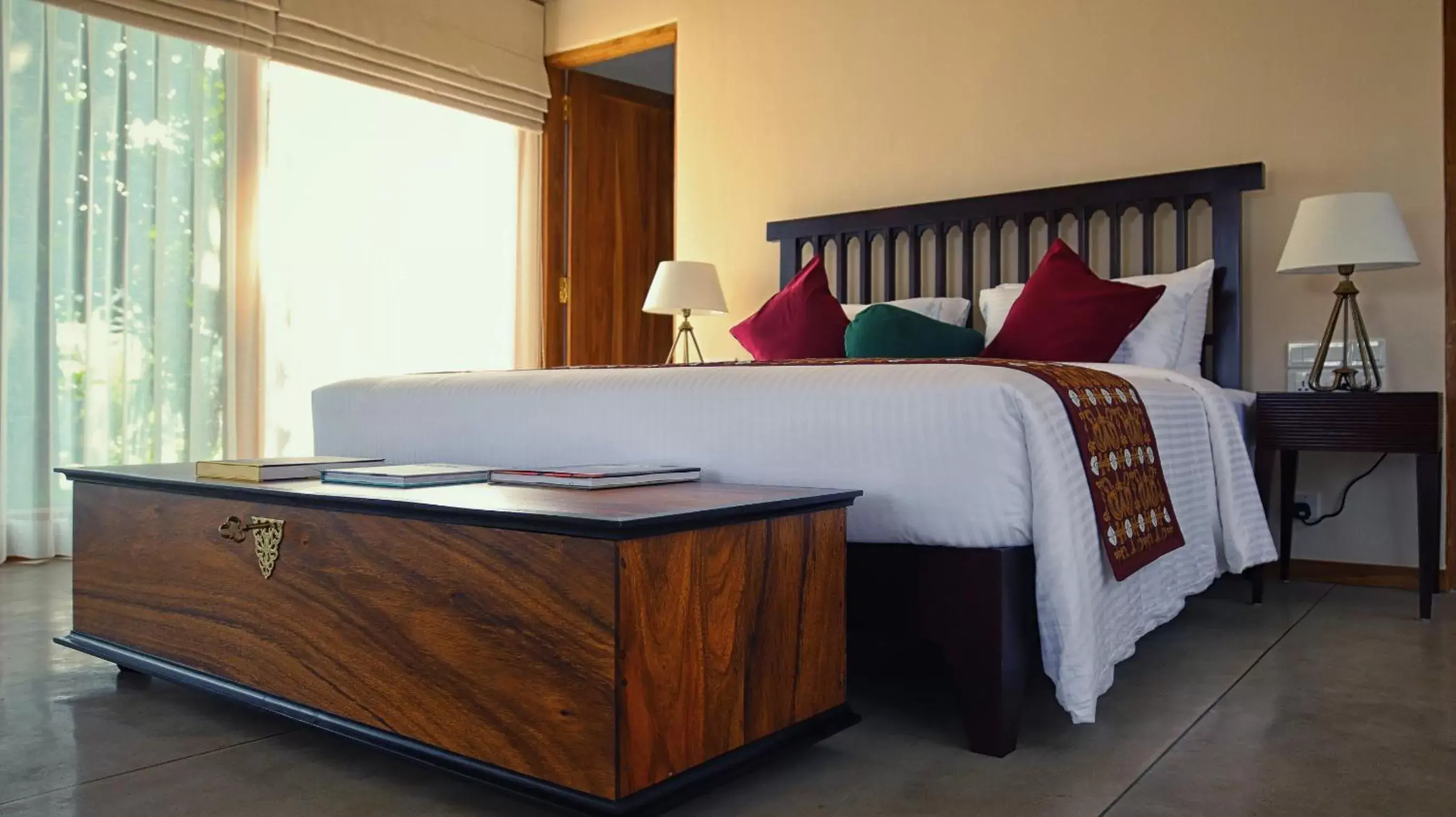 Bed in Kings Pavilion Luxury Hotel