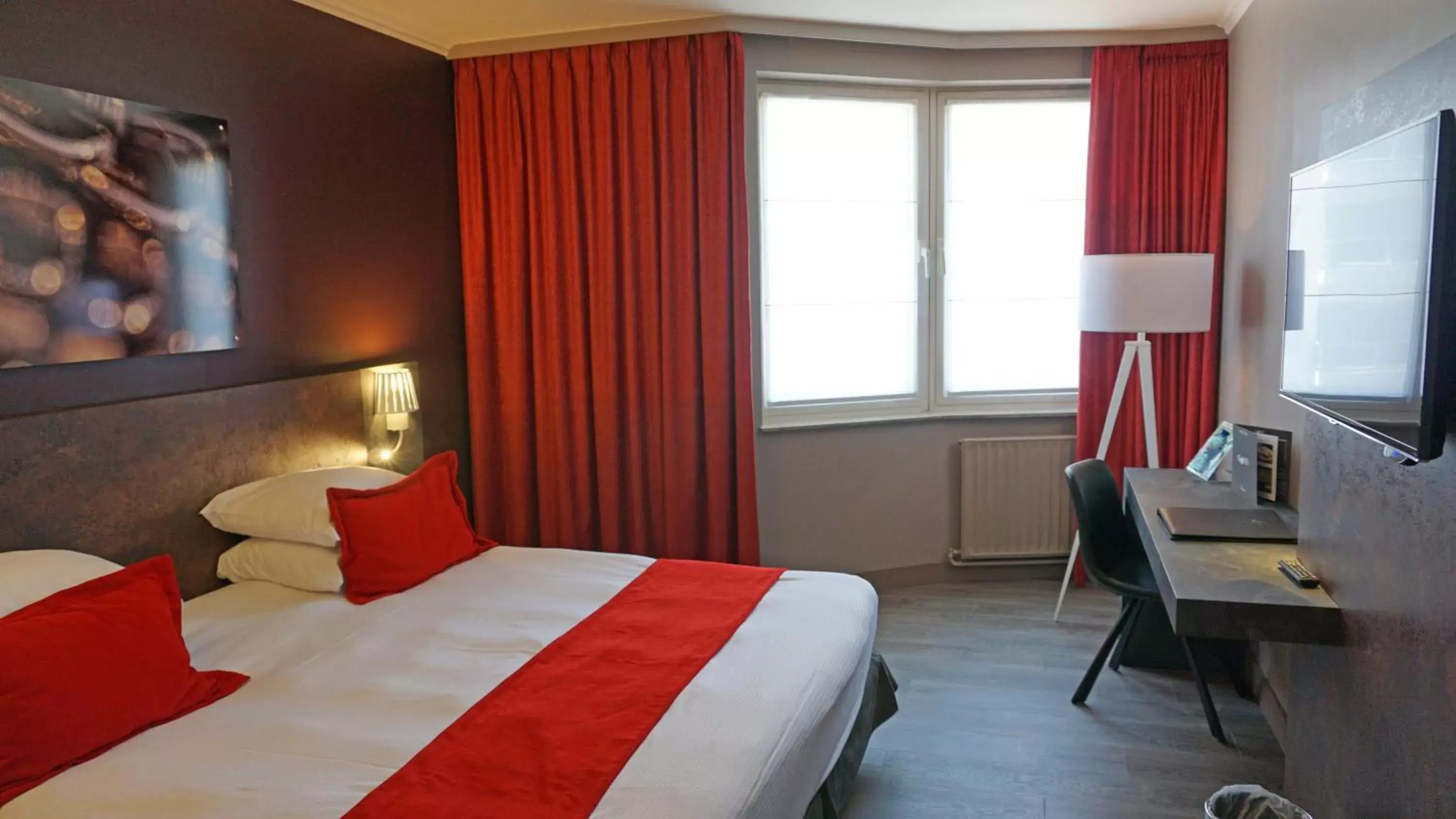 Photo of the whole room, Bed in Martin's Brussels EU