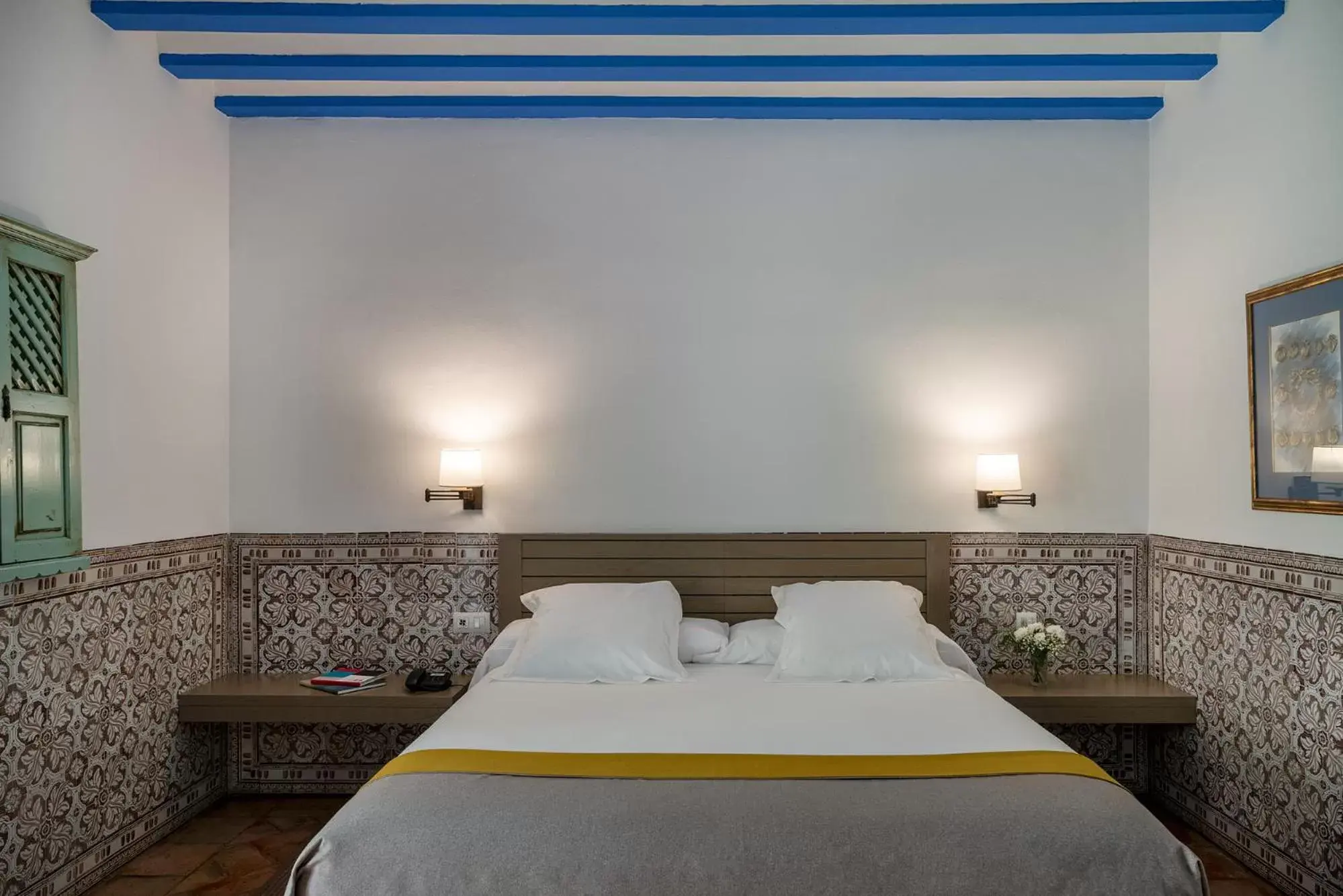 Photo of the whole room, Bed in Parador de Almagro