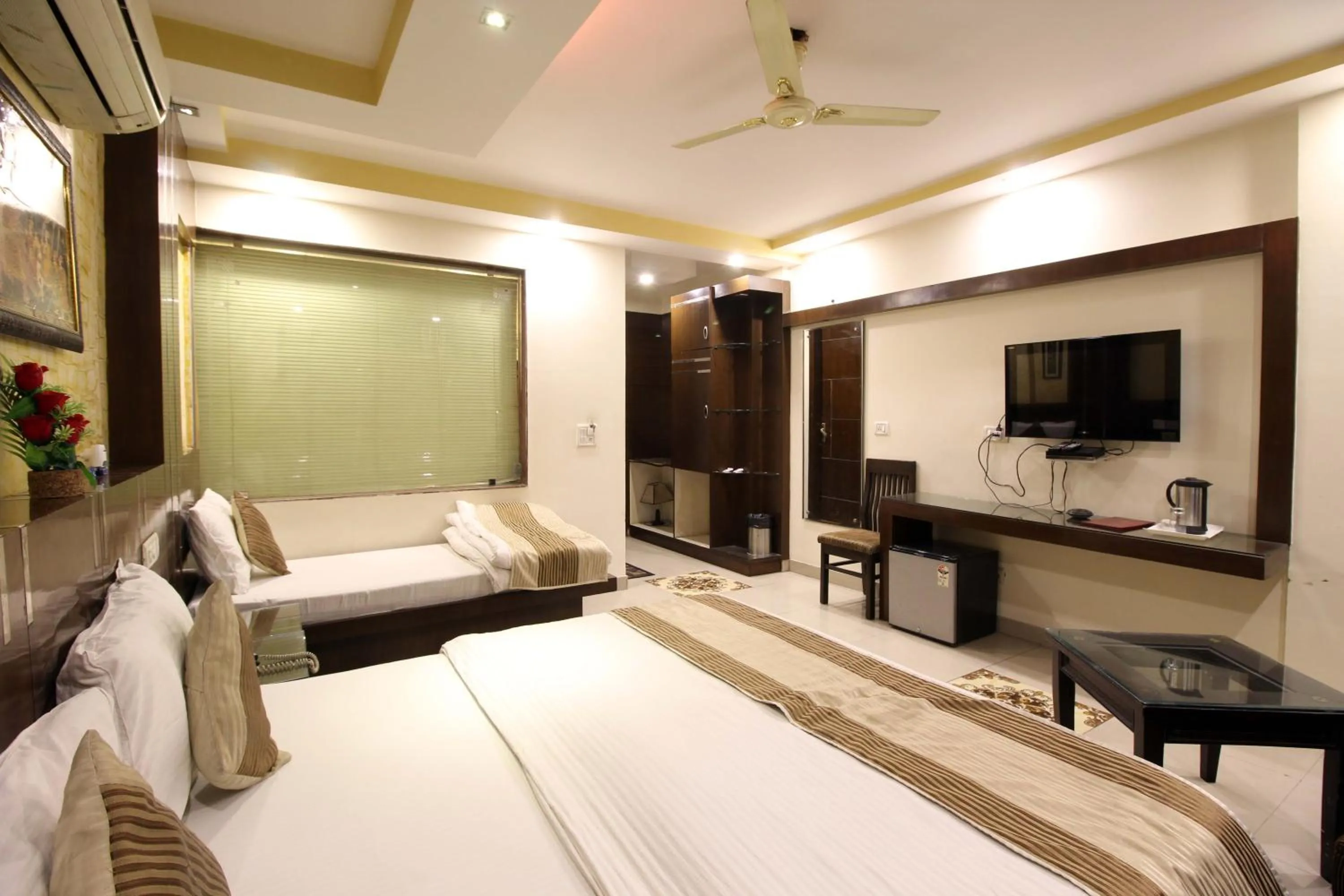 TV and multimedia, Seating Area in Hotel Star View