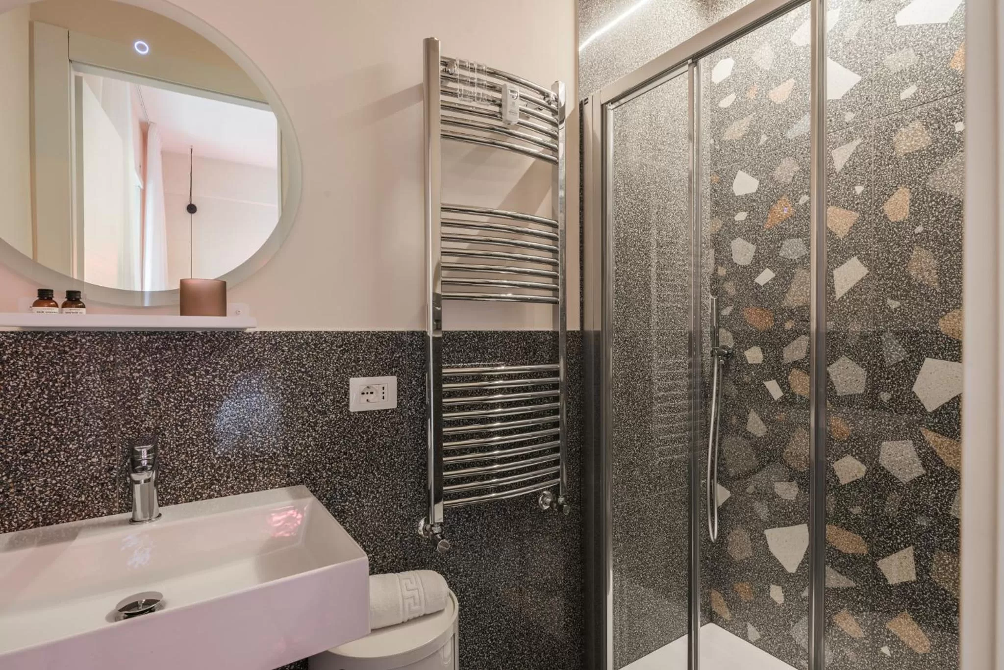 Shower in MARCANTONIO HOME ROME - Vatican -