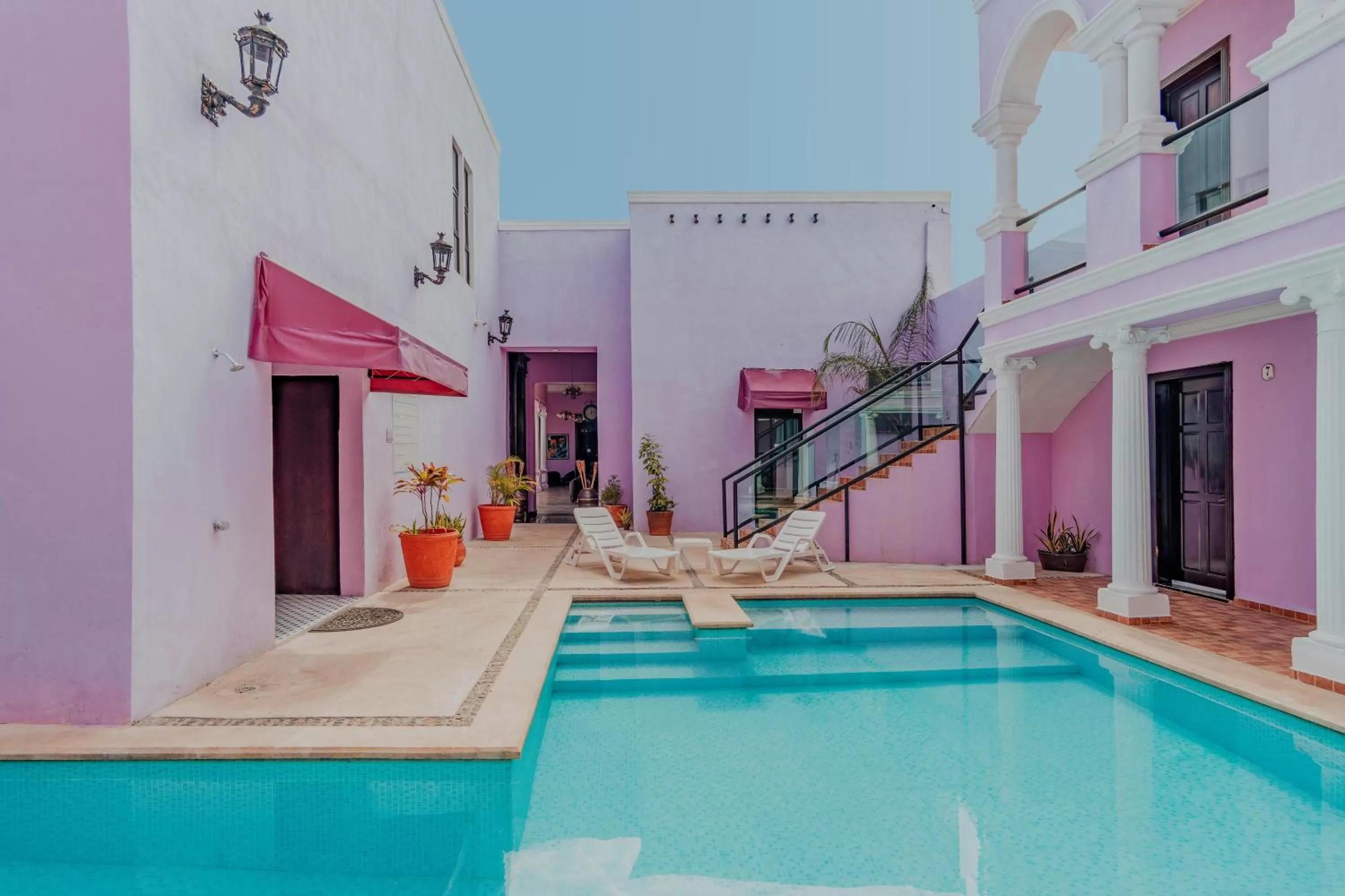 Swimming pool in Hotel Lavanda CAS Merida