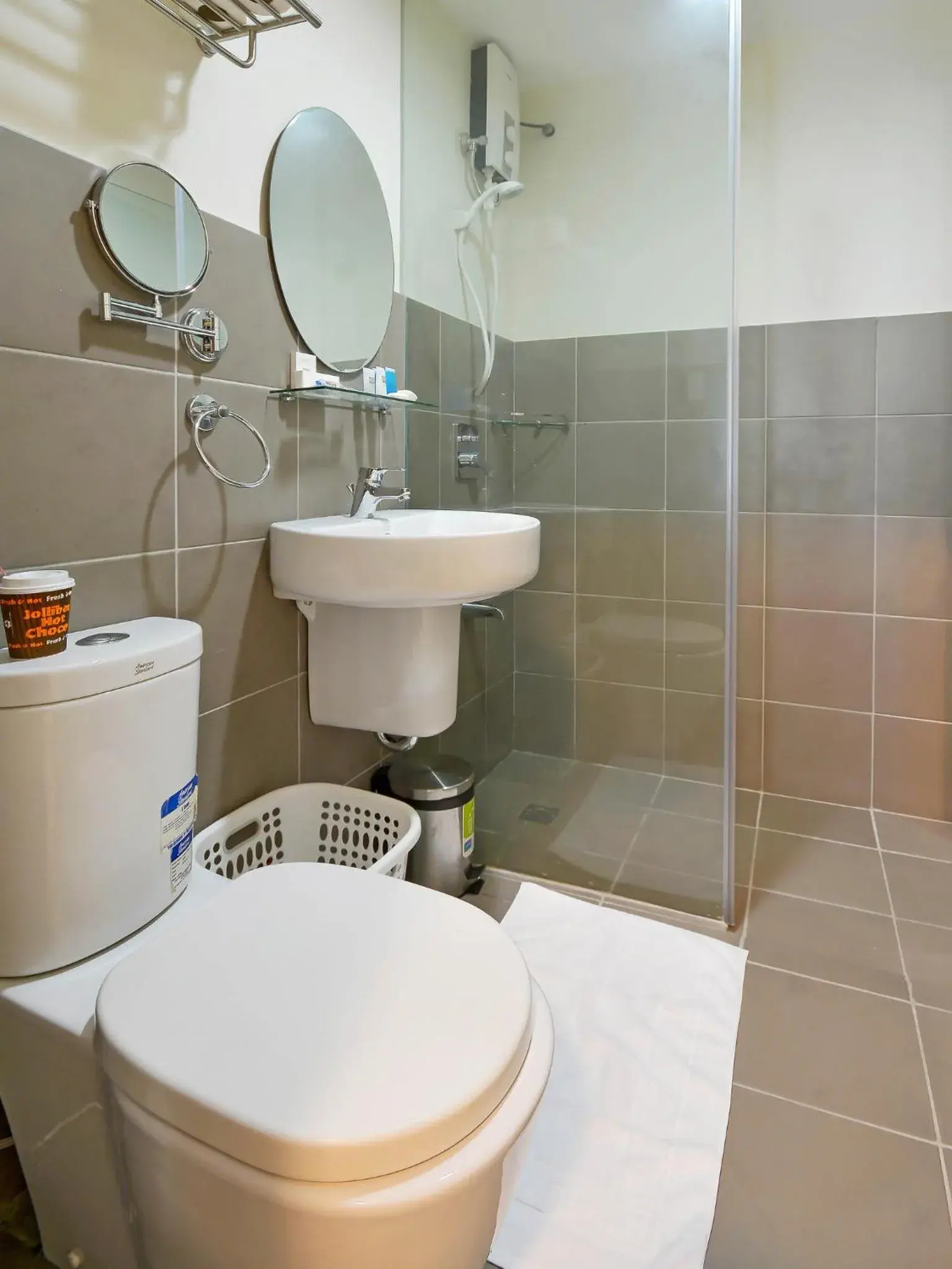 Bathroom in Currency Serviced Suites