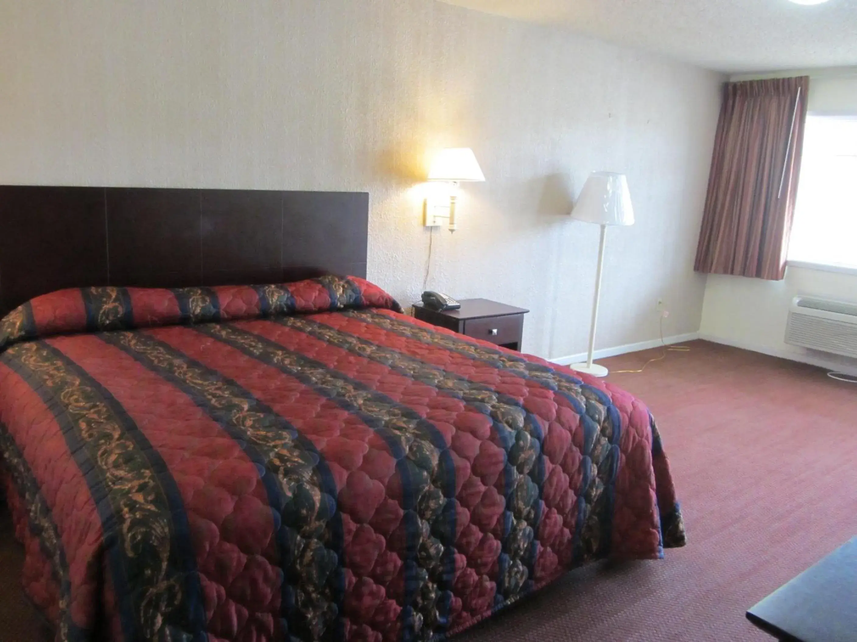 Bed in Royal Inn Abilene