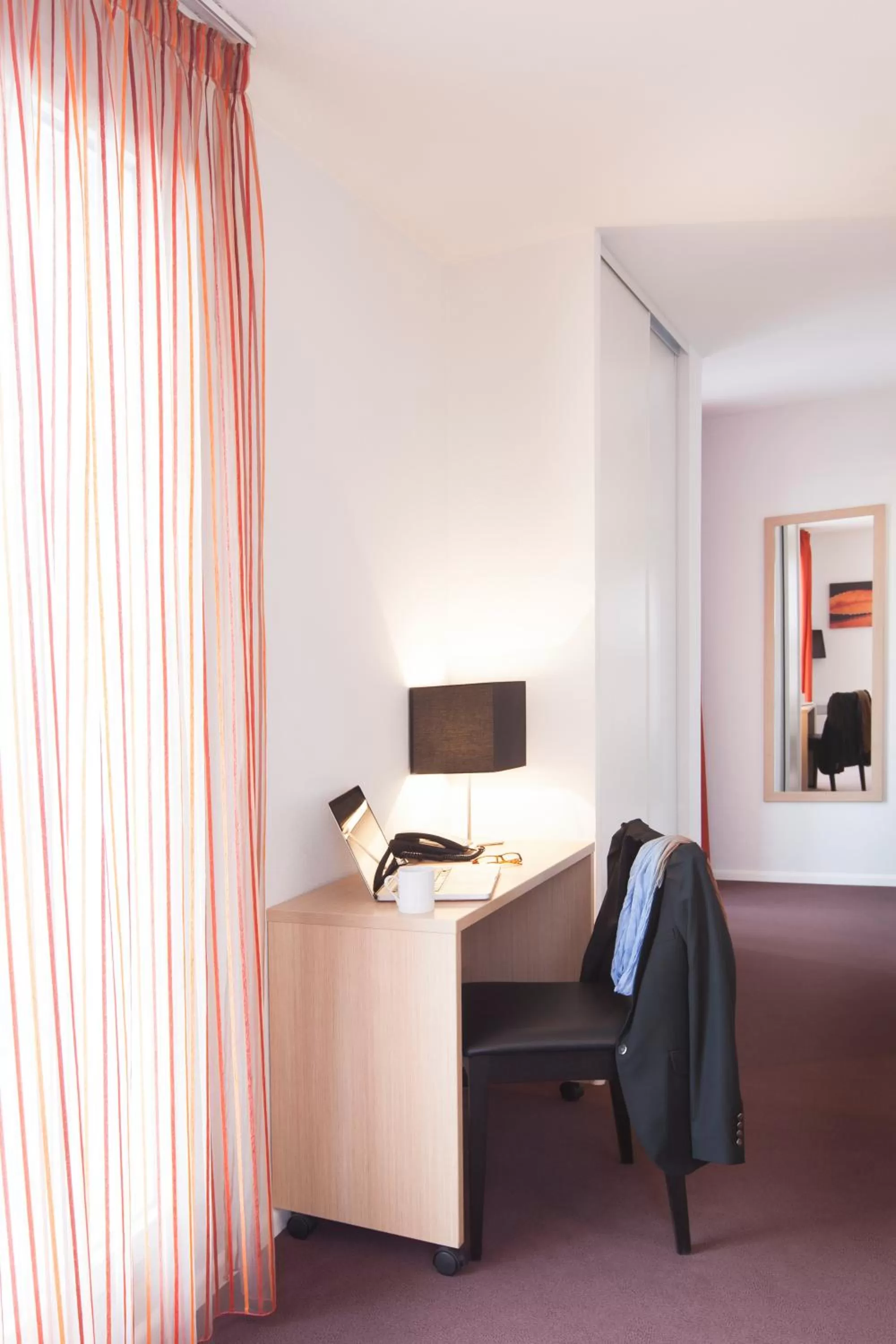 Seating area, Bed in Aparthotel Adagio Access Saint Louis Bâle