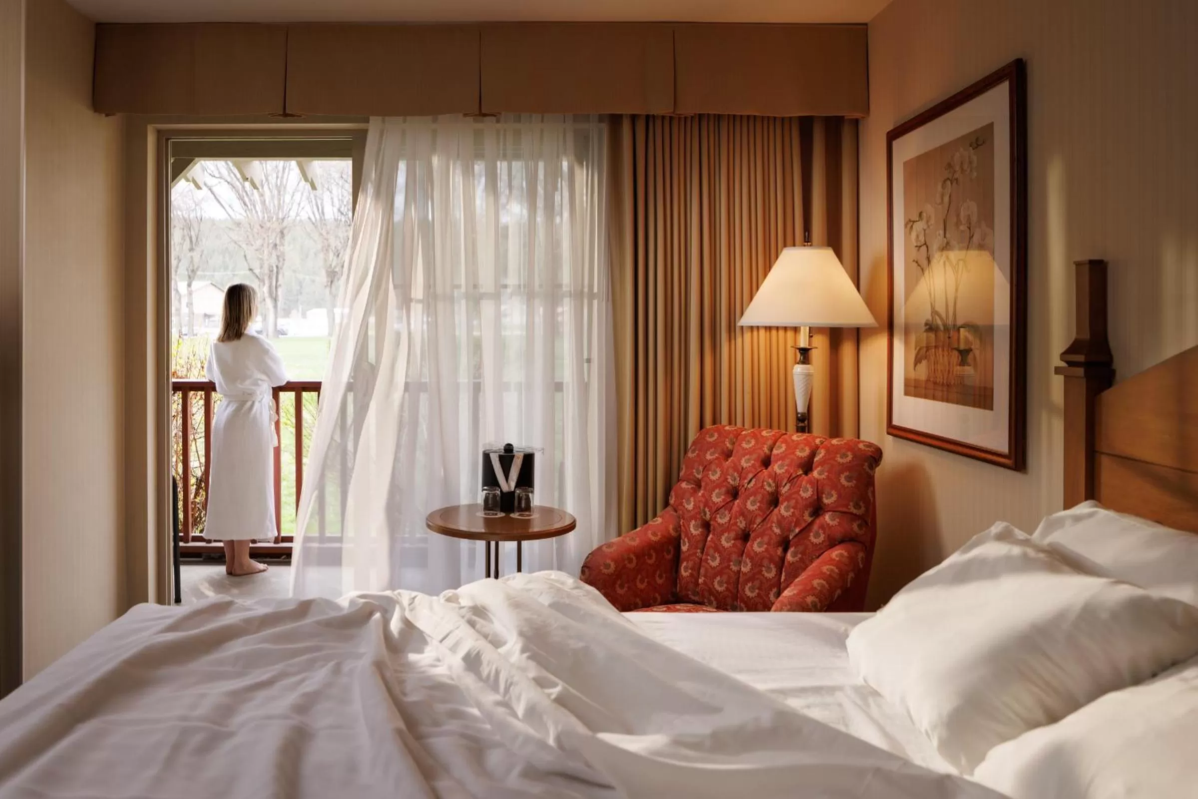 Bed in St. Eugene Golf Resort & Casino