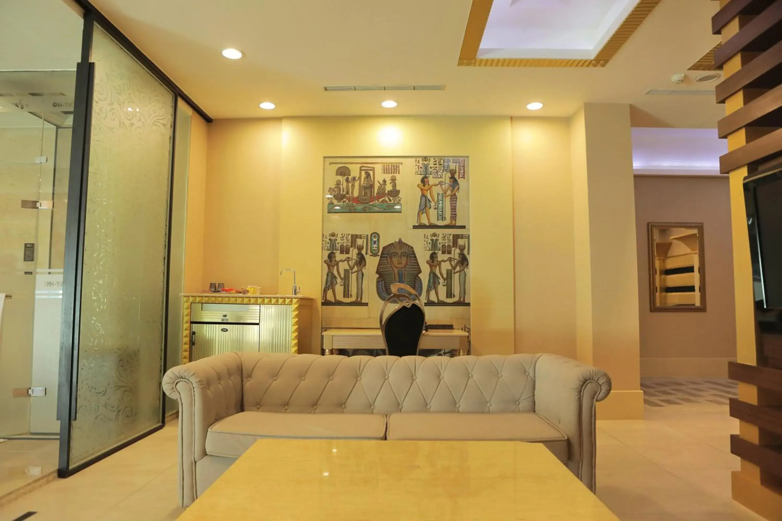 Photo of the whole room, Seating Area in OHYA Boutique Motel-Yong-Kang Branch