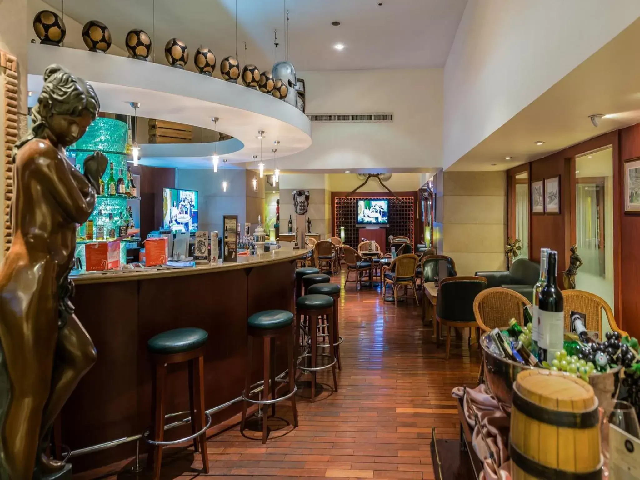 Lounge or bar, Lounge/Bar in Arnoma Hotel Bangkok - SHA Plus