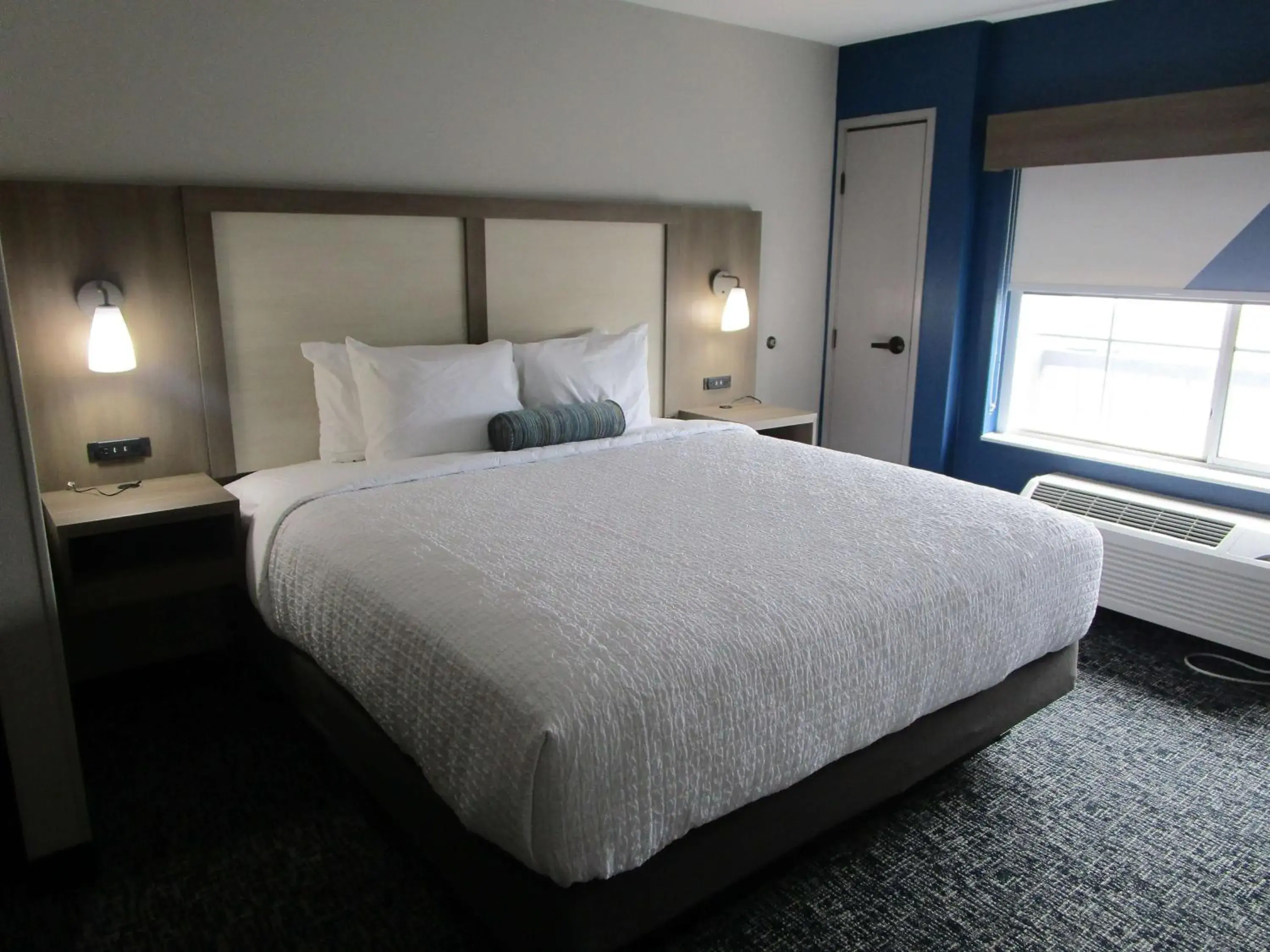 Photo of the whole room, Bed in Best Western Plus Oklahoma City Northwest Inn & Suites