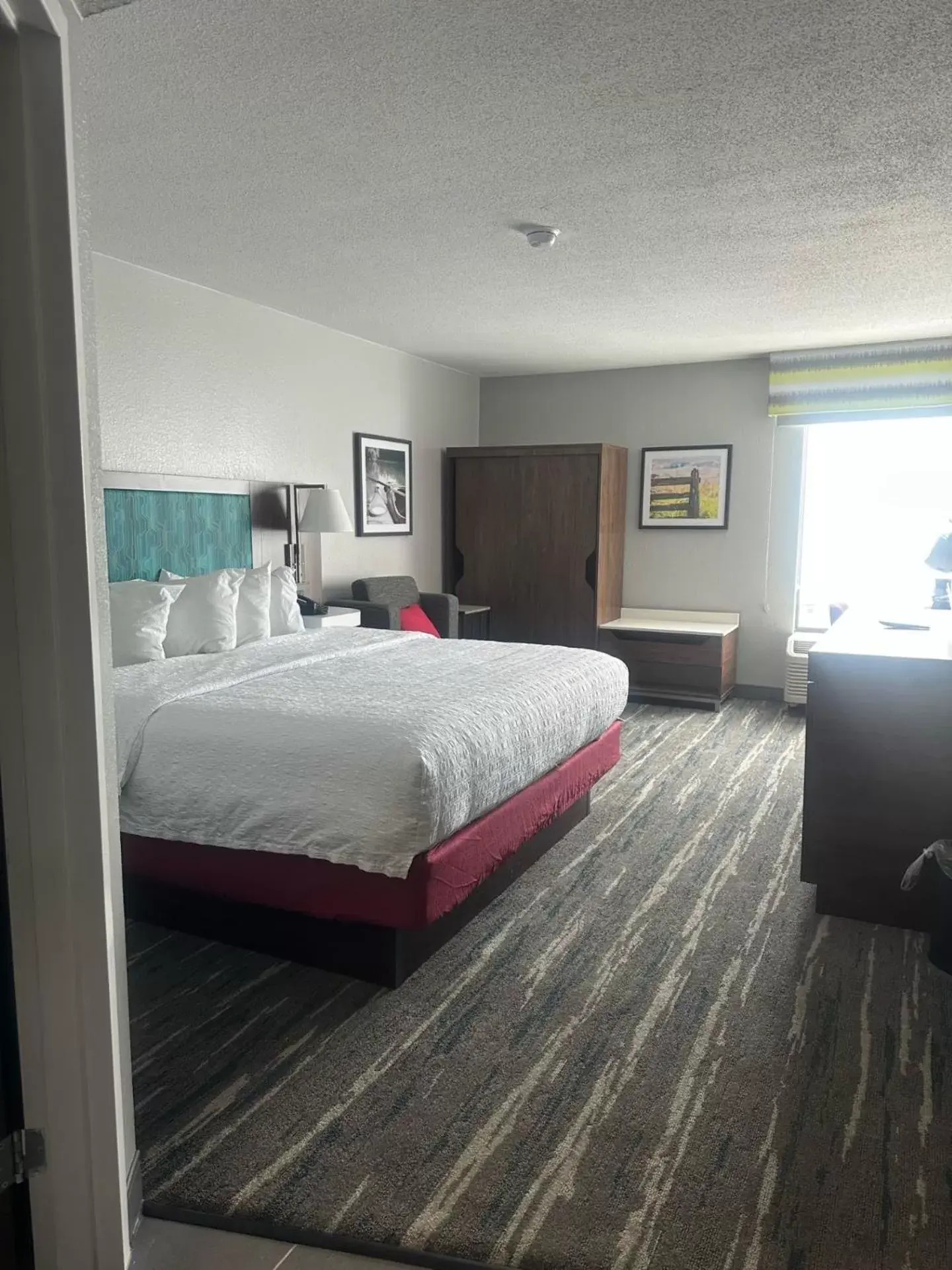 Bedroom, Bed in Hampton Inn Bridgeport/Clarksburg