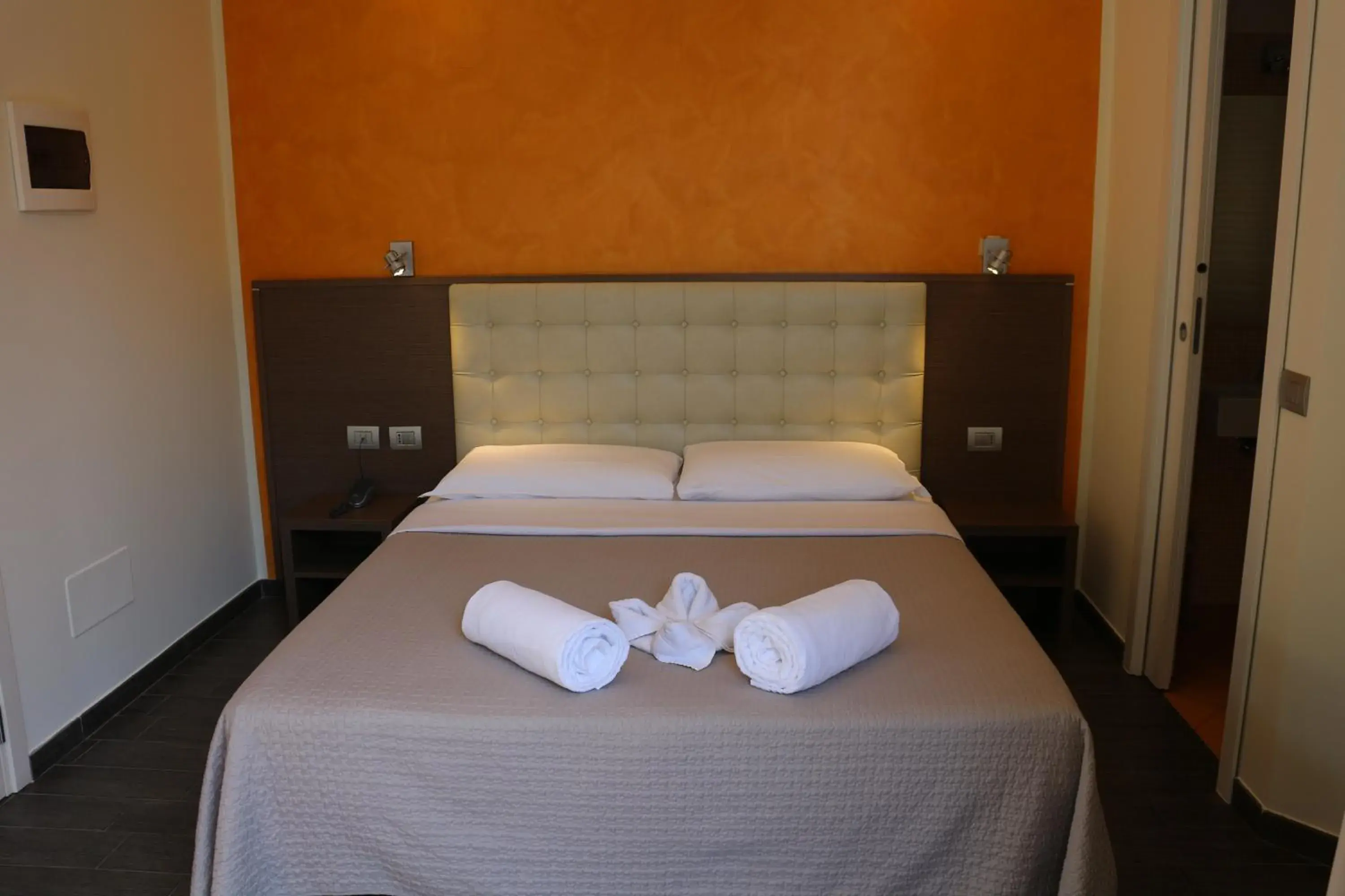 Bedroom, Bed in Hotel La Madonnina