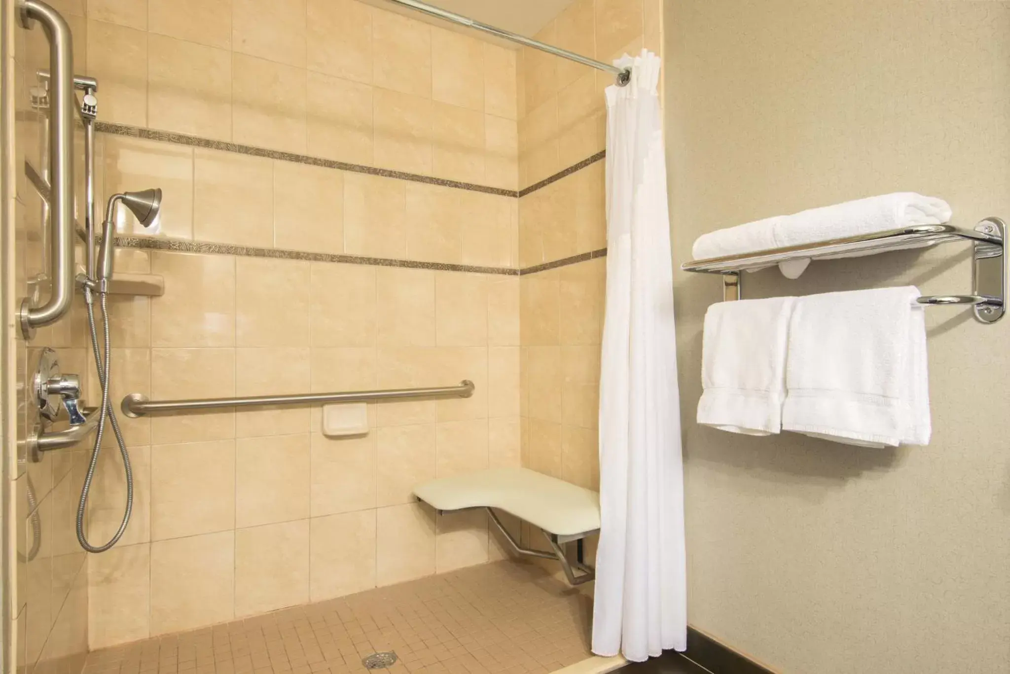 Photo of the whole room, Bathroom in Holiday Inn Express Casper I-25, an IHG Hotel