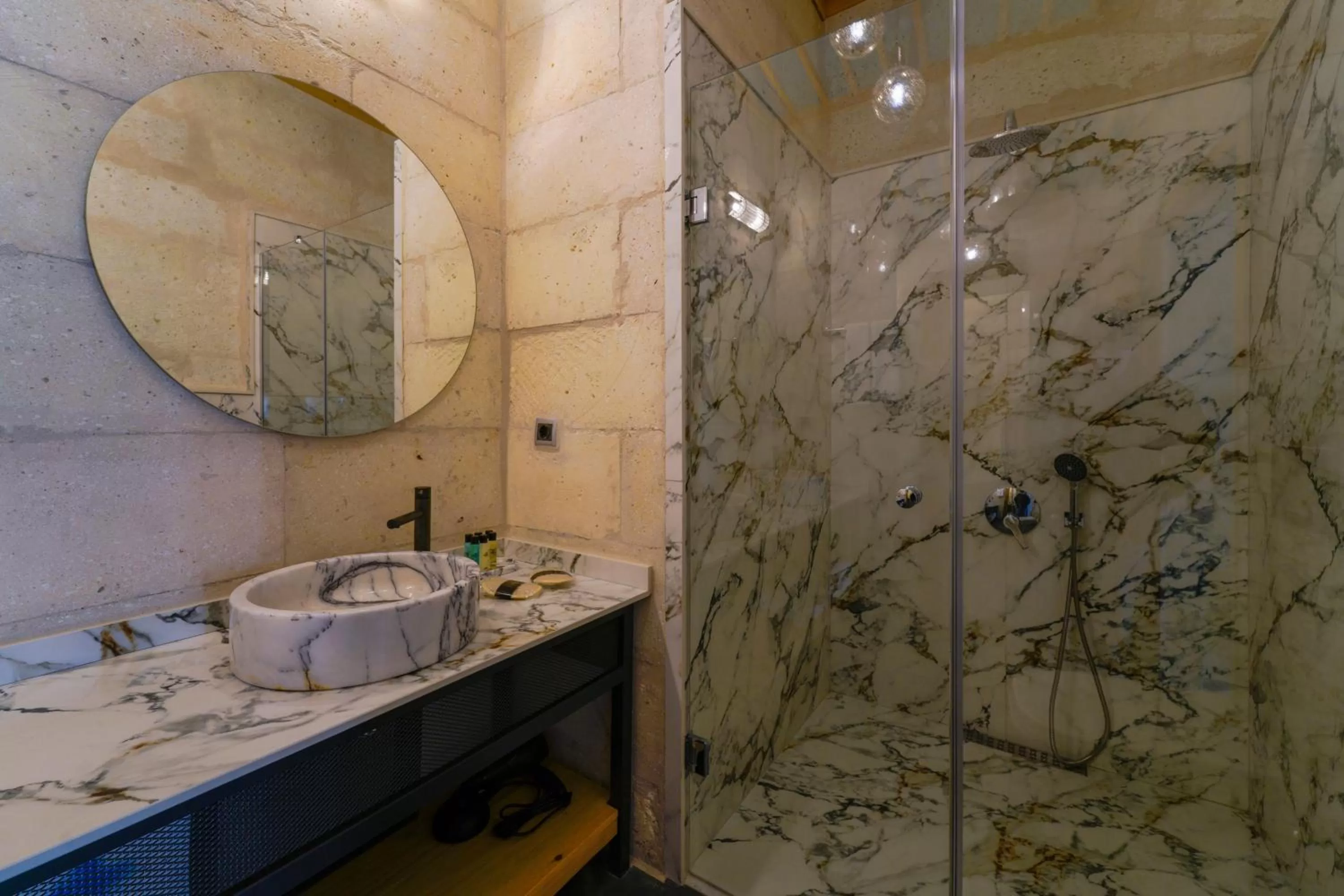 Shower in The Niche Cave Hotel