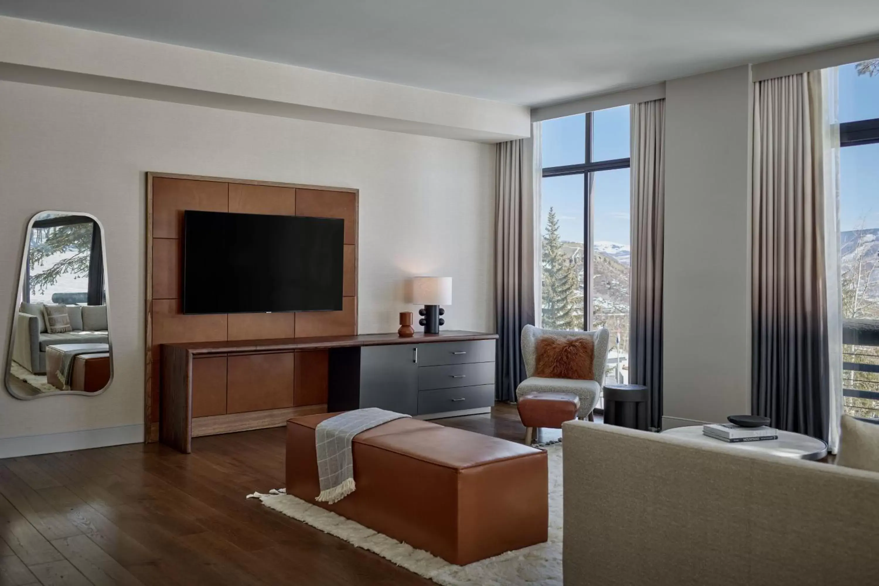 Living room, TV/Entertainment Center in Viewline Resort Snowmass, Autograph Collection