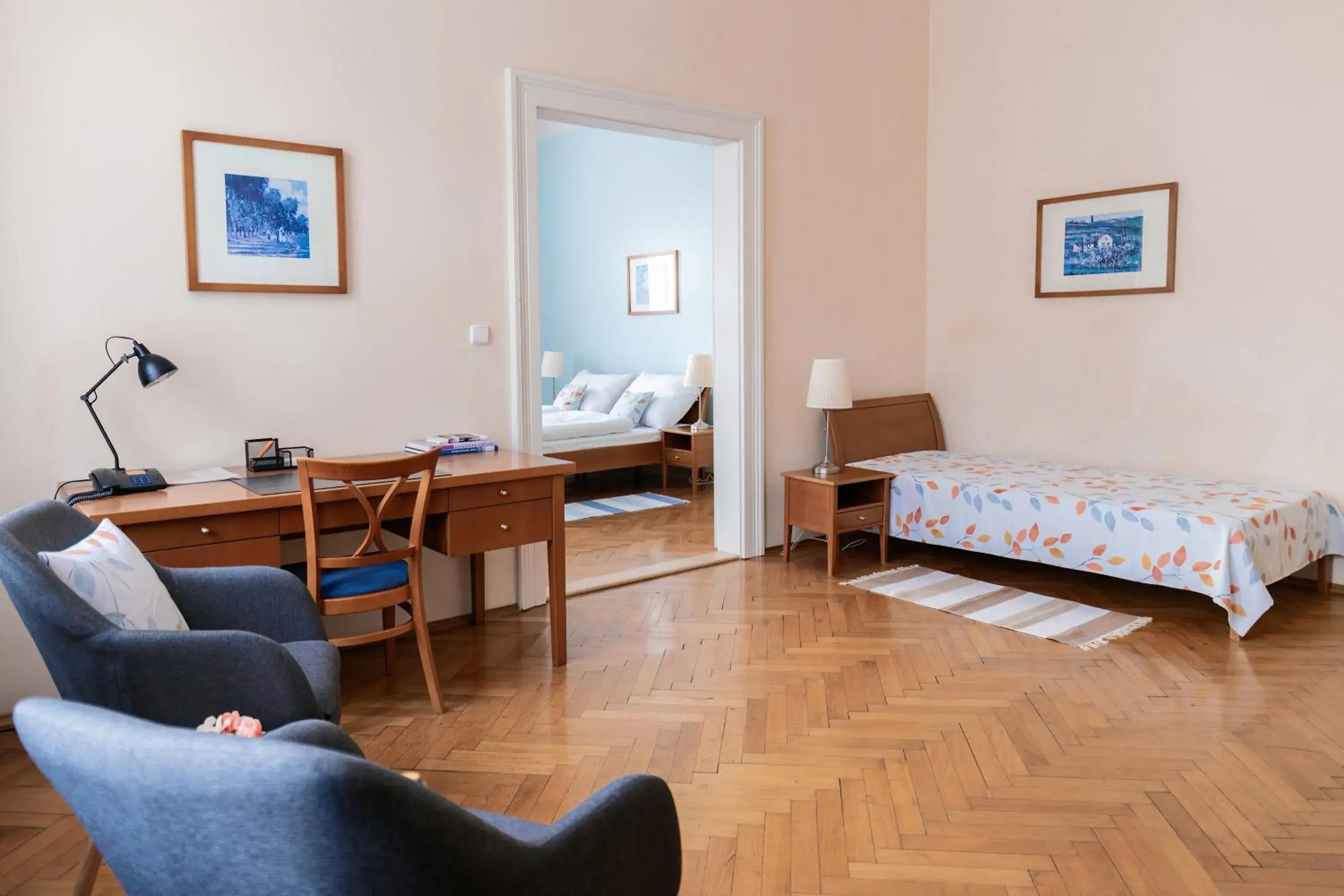 Bed, Seating Area in Aparthotel Sibelius