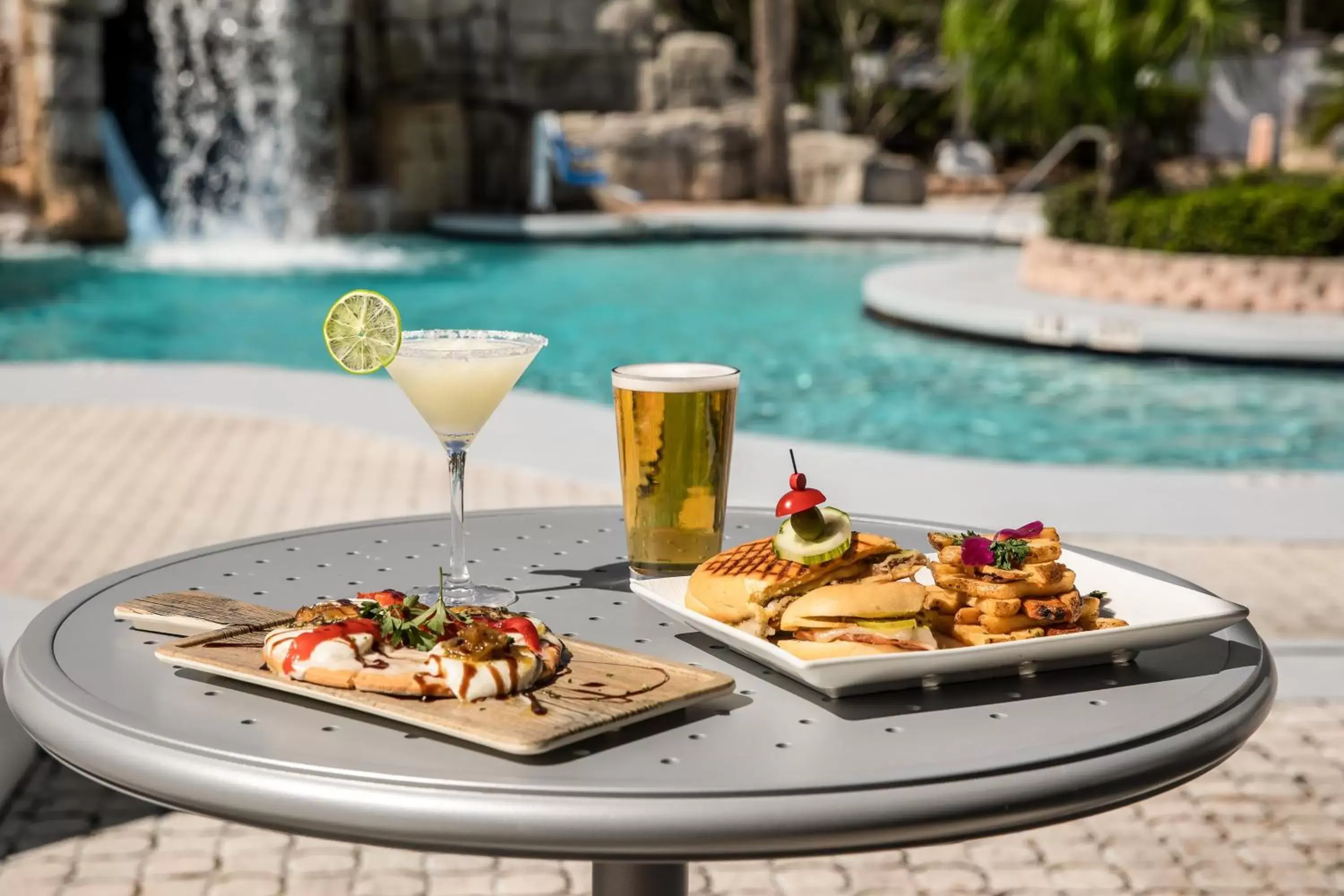 Restaurant/places to eat in Crowne Plaza Orlando - Lake Buena Vista, an IHG Hotel