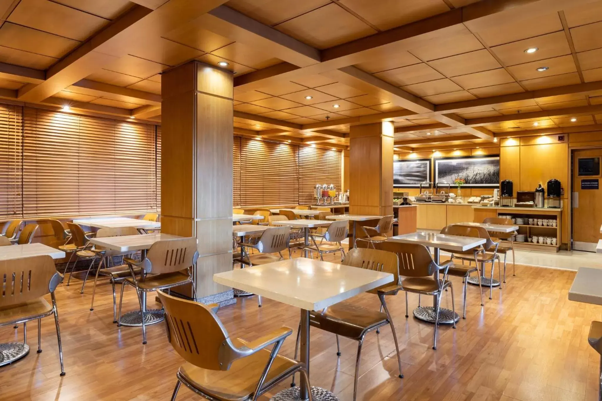 Breakfast, Restaurant/Places to Eat in Holiday Inn Express Puerto Madero, an IHG Hotel