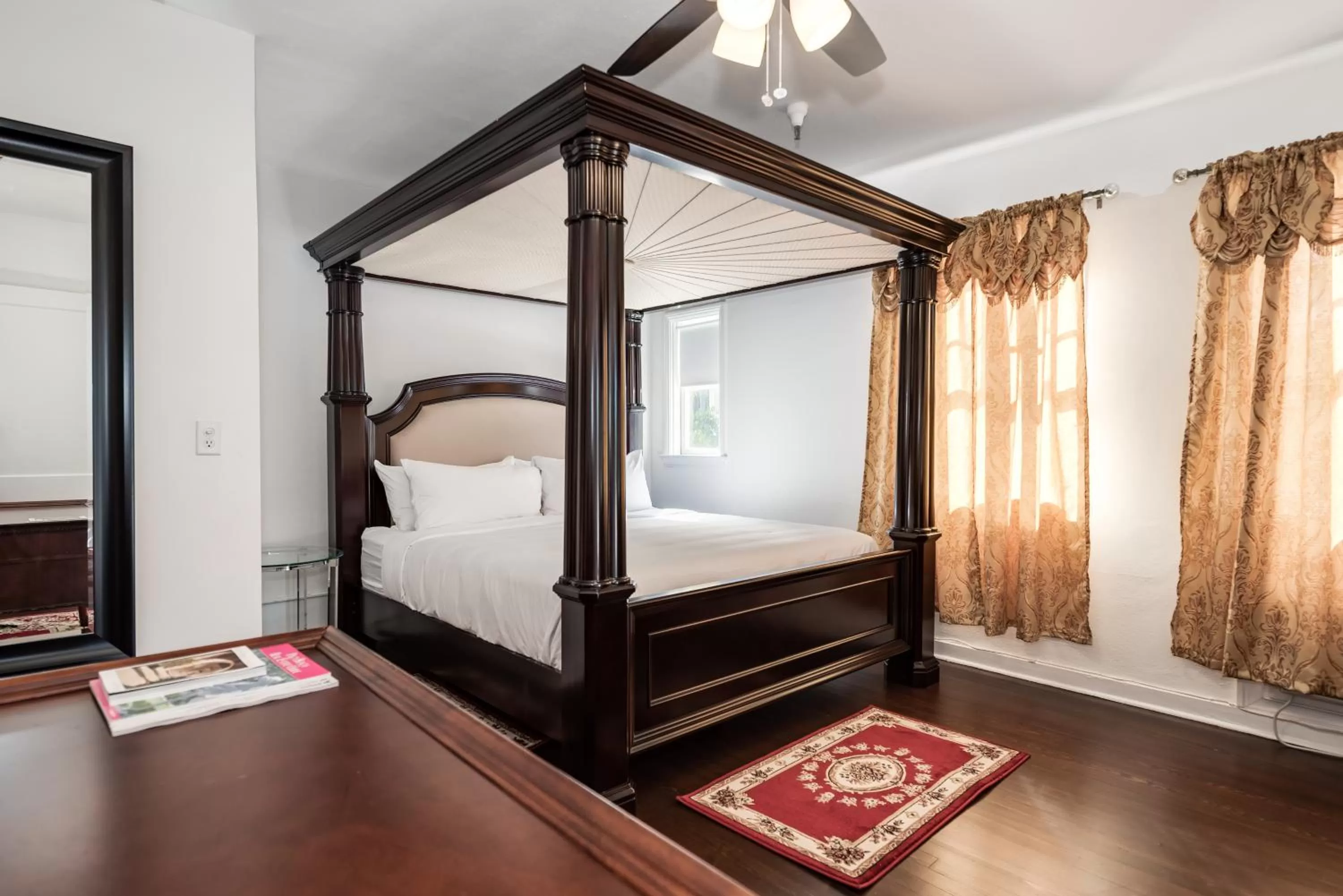 Decorative detail, Bed in Palm Beach Historic Inn