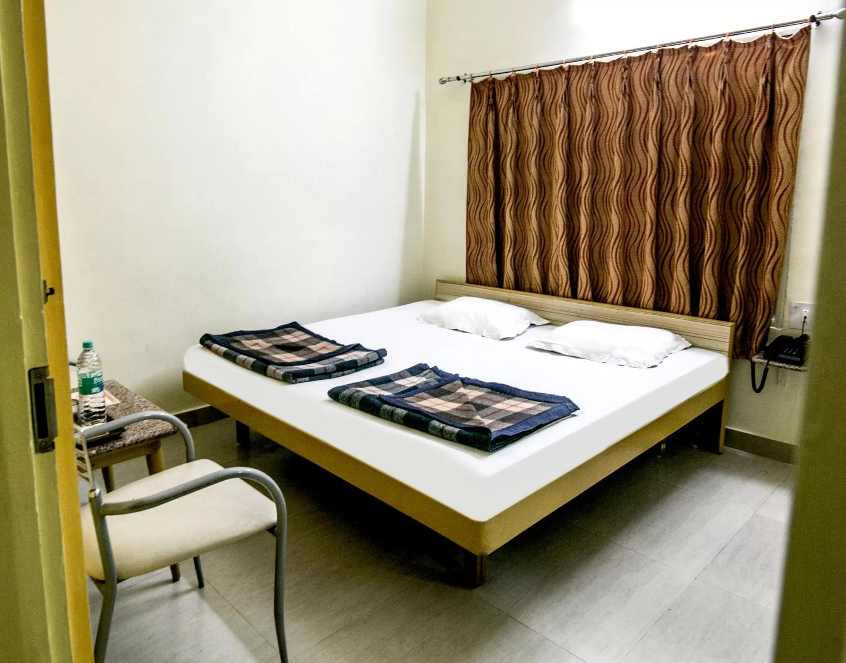 Bedroom, Bed in Hotel Akashdeep