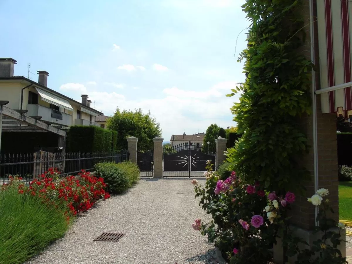 Garden view in B&B Ai Cipressi