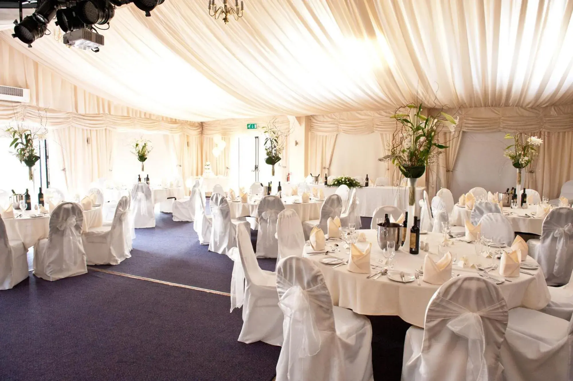 Lounge or bar, Banquet Facilities in Calderfields Golf & Country Club