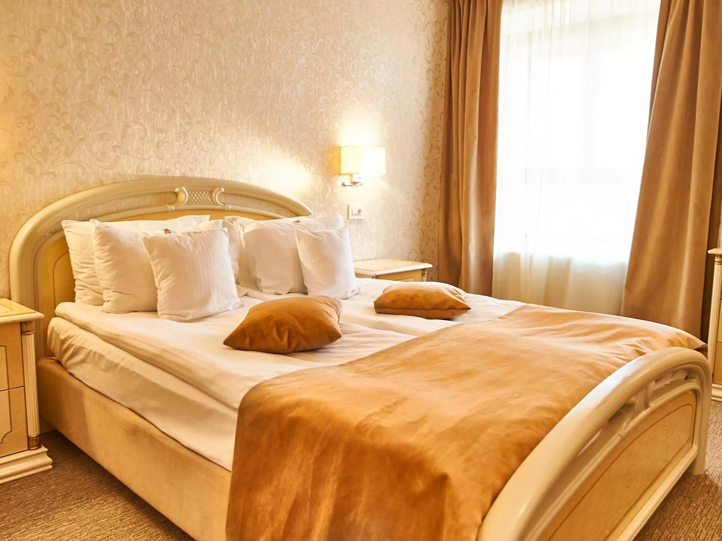 Bed in Continental Forum Tirgu Mures