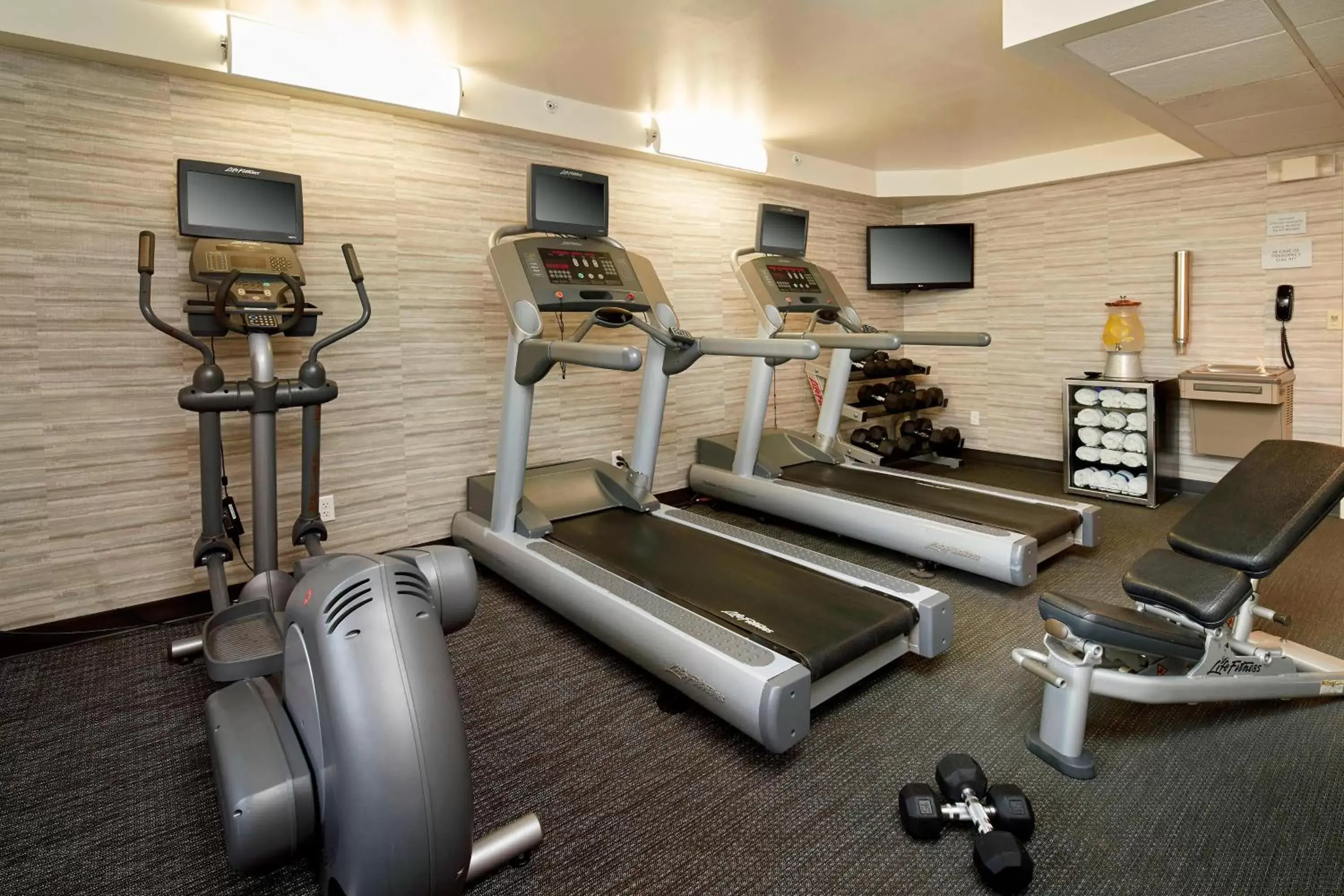 Fitness centre/facilities, Fitness Center/Facilities in Courtyard by Marriott Lansing