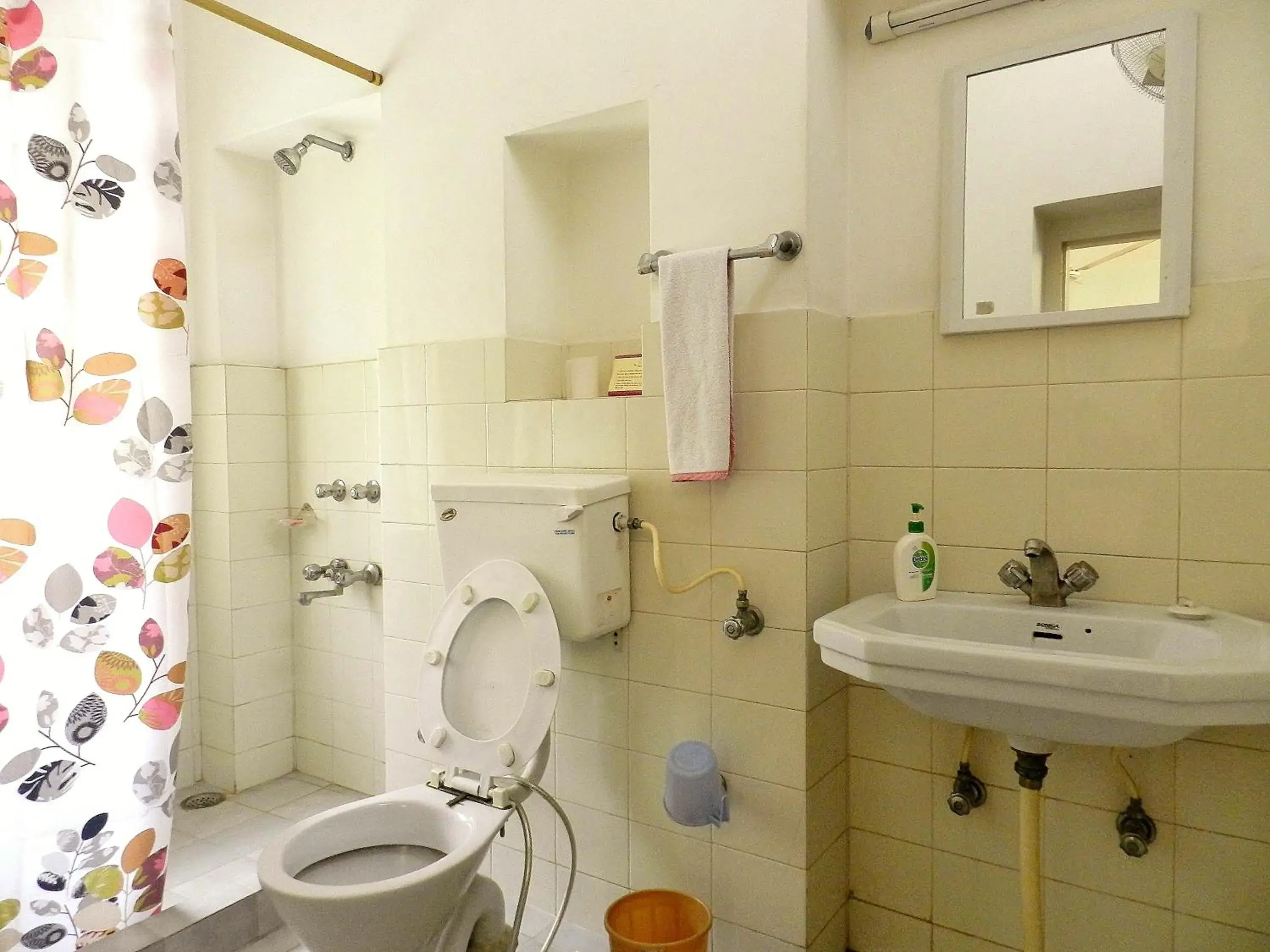 Shower, Bathroom in Jaipur Jantar Hostel