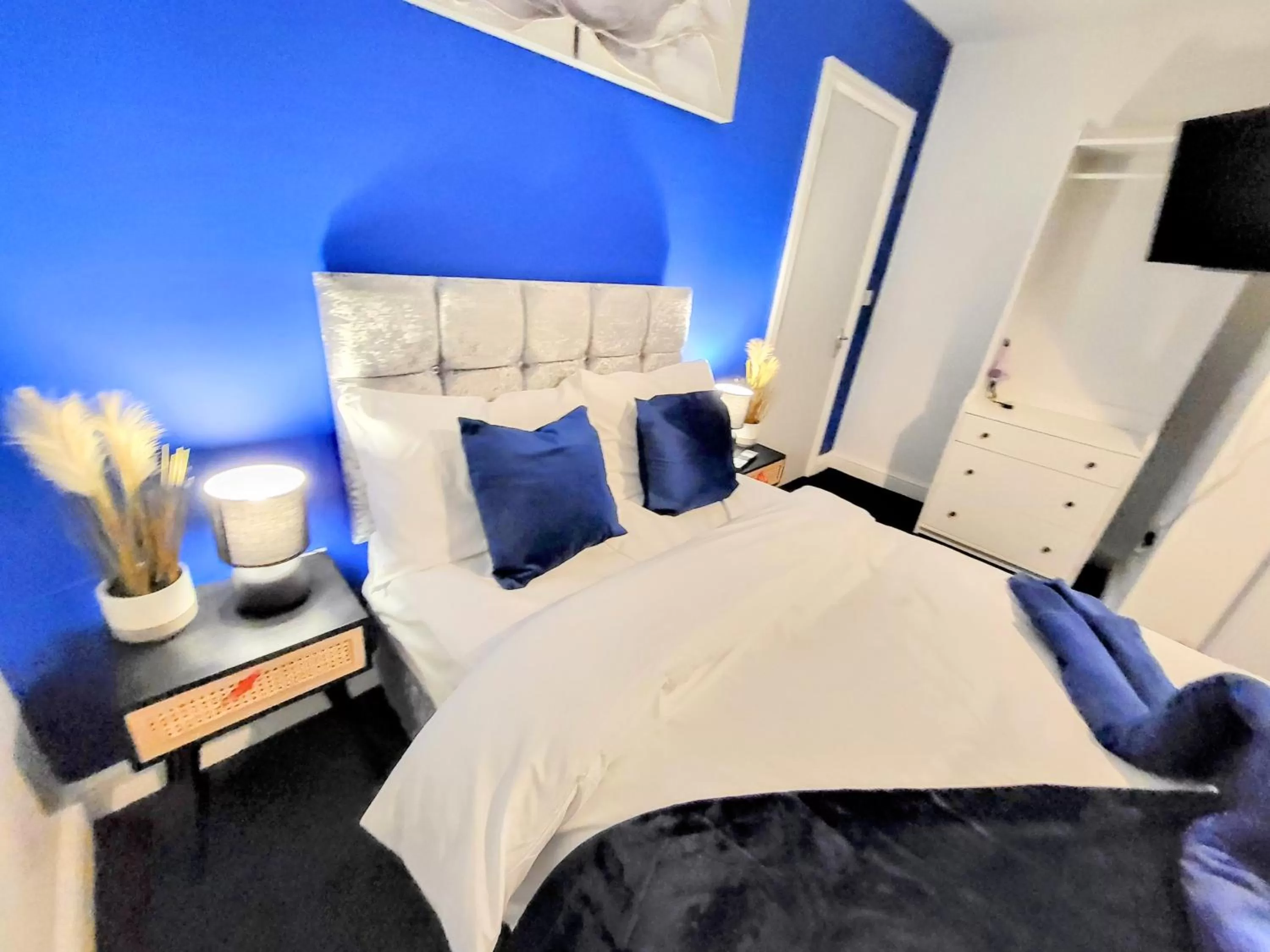 Bed in Burford Road - Stay. Sleep. Rest.