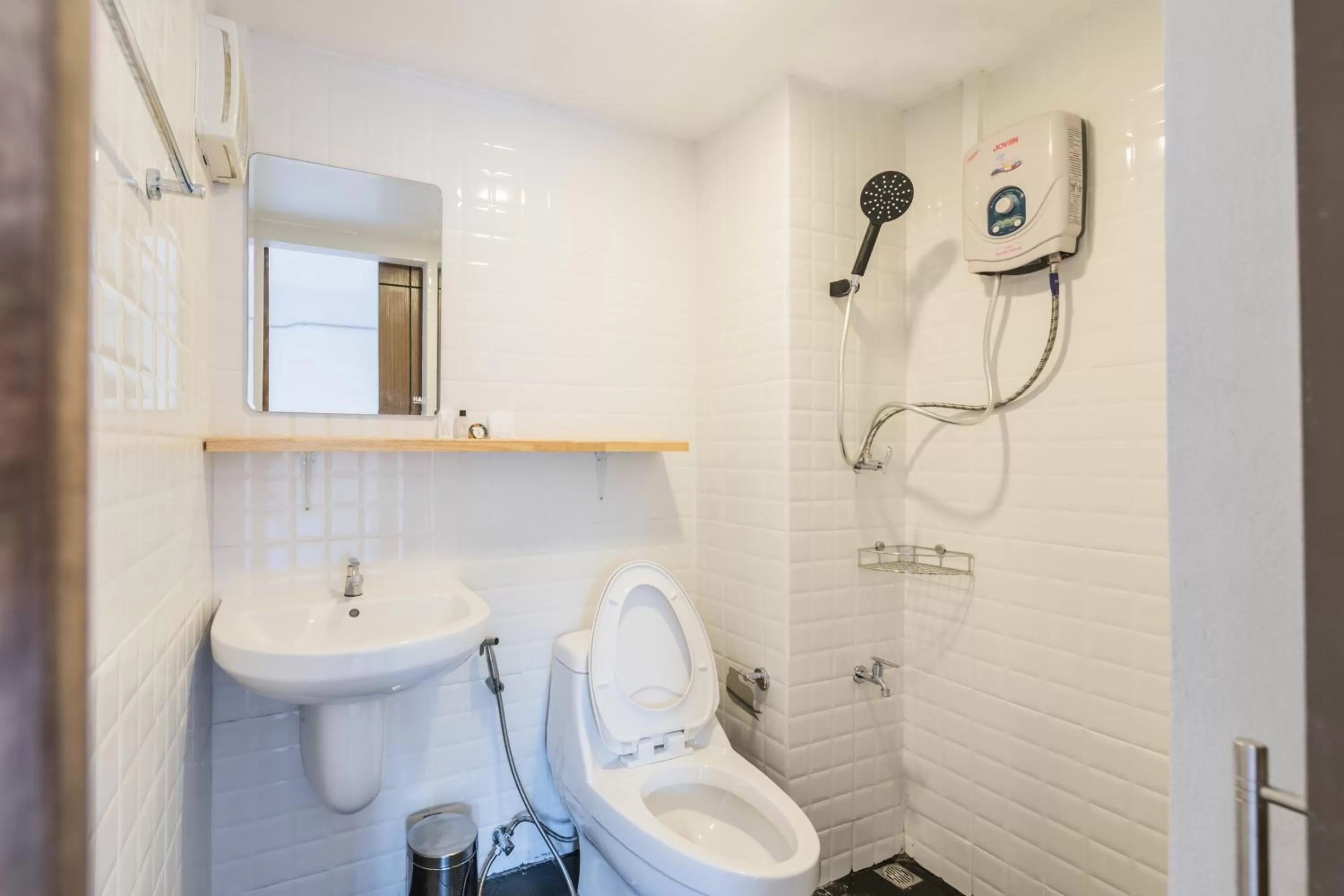 Bathroom in Your Space Hotel Prasingh