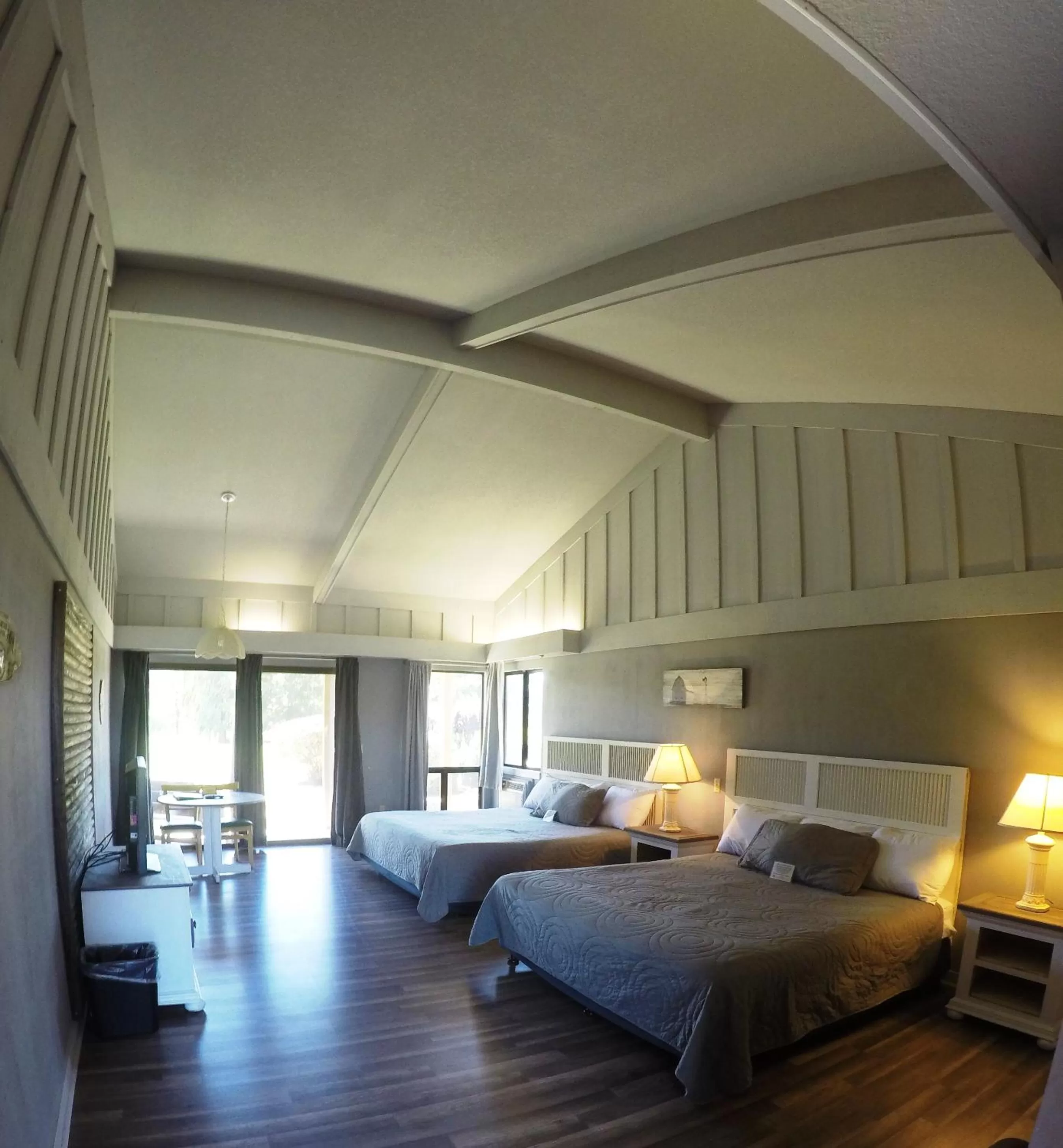 Photo of the whole room, Bed in Ridgemark Golf Club and Resort