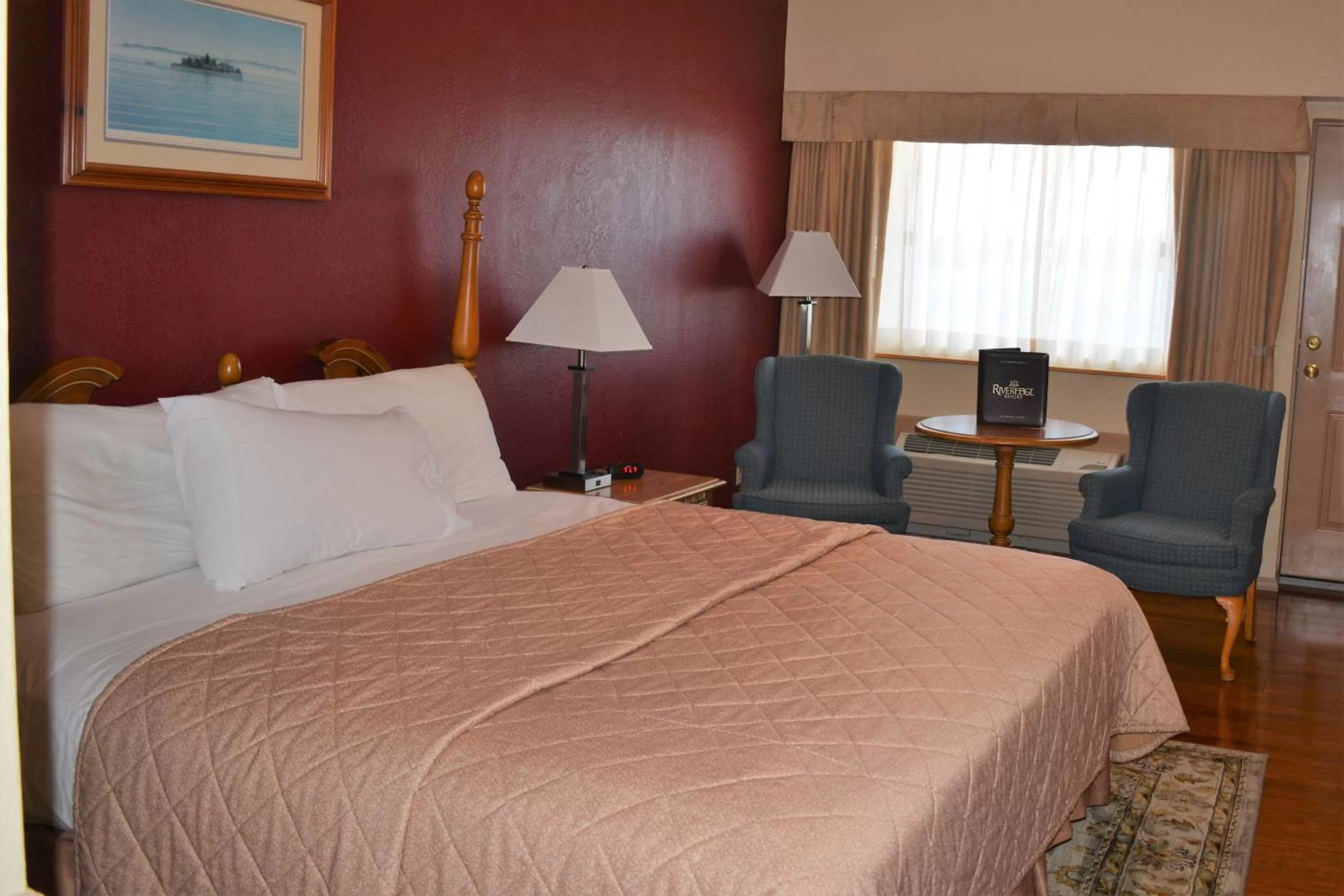 Bed in Riveredge Resort Hotel