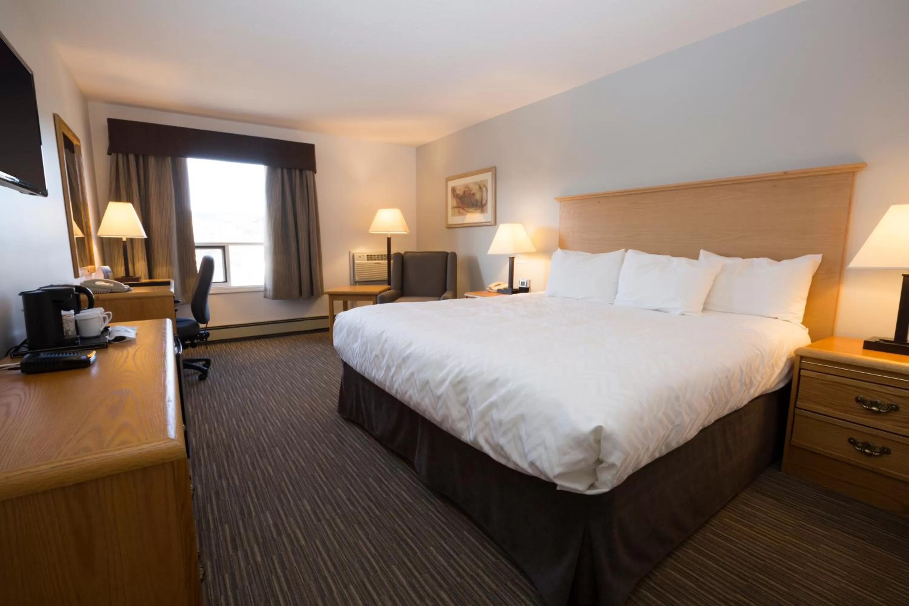 Photo of the whole room, Bed in Tower Inn & Suites