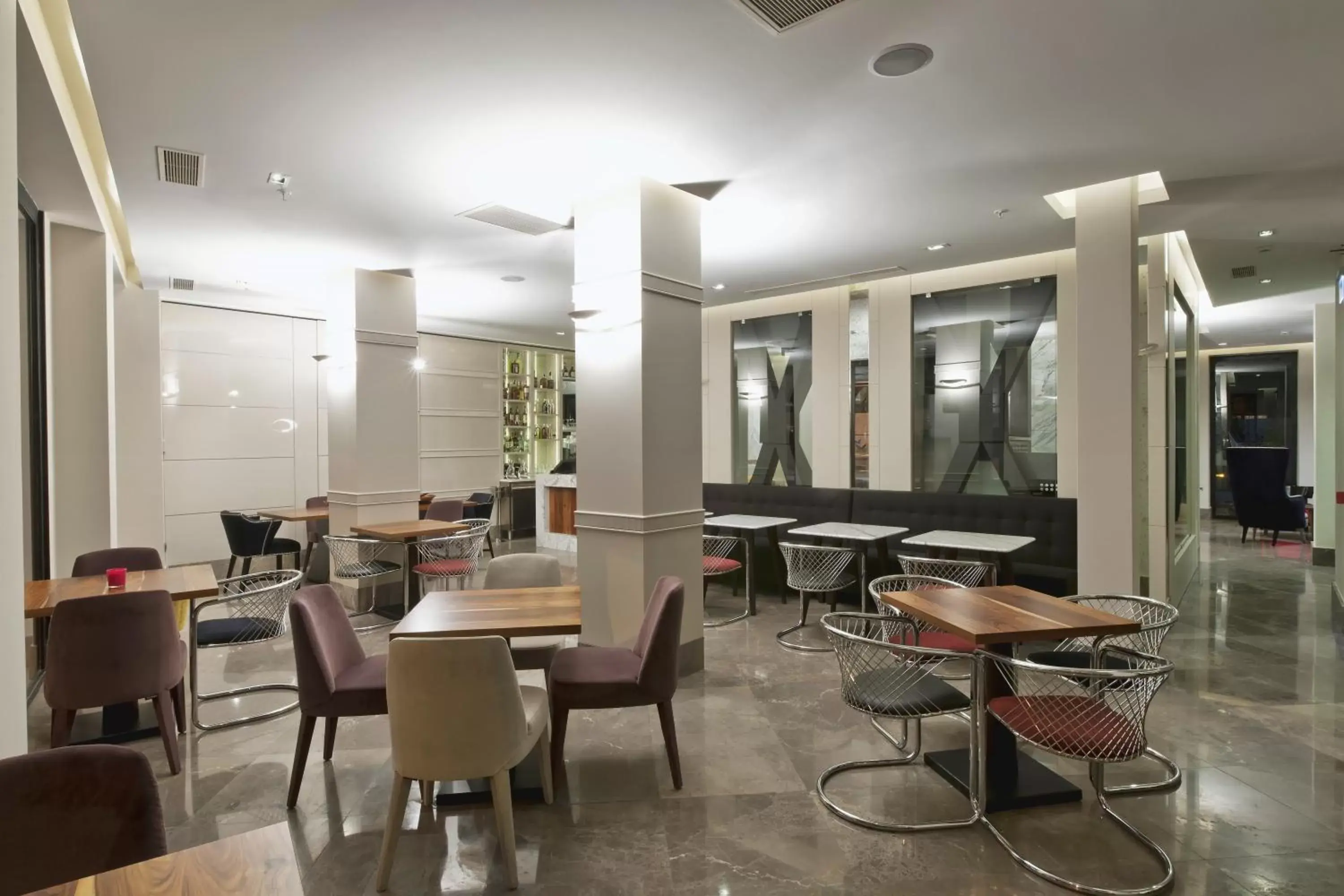 Restaurant/Places to Eat in Senator Hotel Taksim