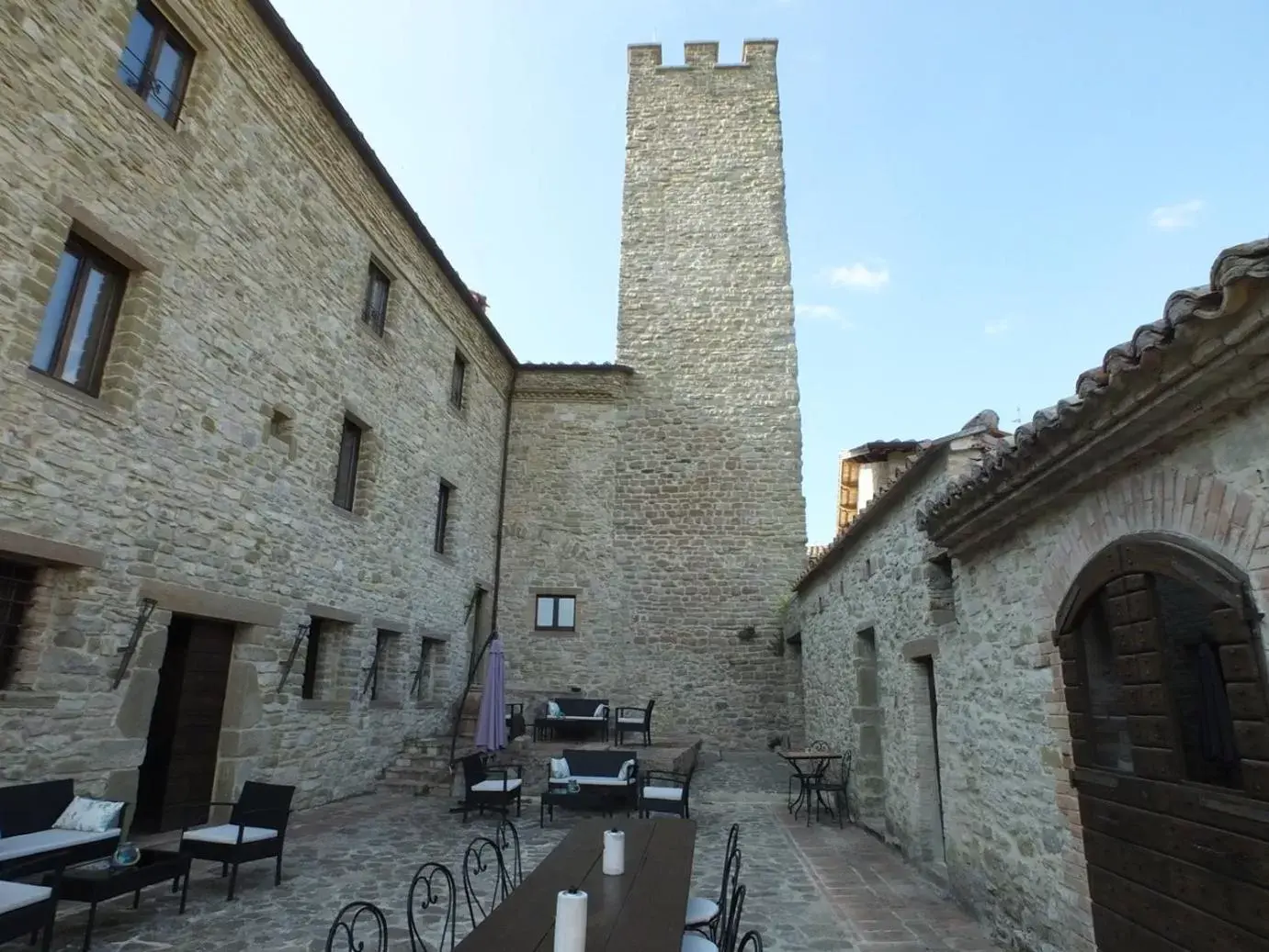 Property building, Patio/Outdoor Area in Castello Di Giomici